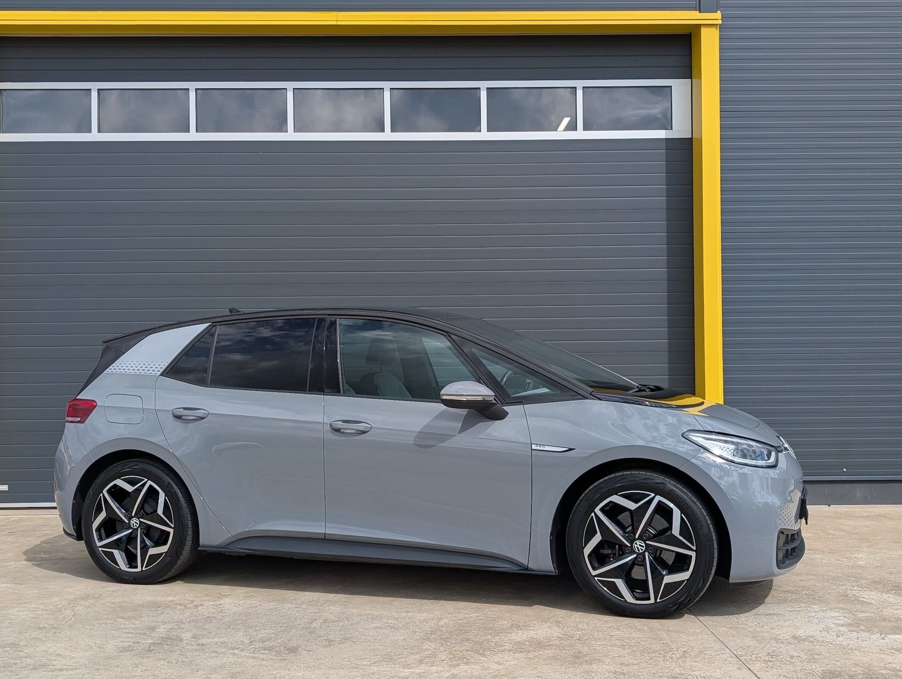 Volkswagen ID.3, 150 kW, IQ, ACC, Kessy, Pano - fotka 4