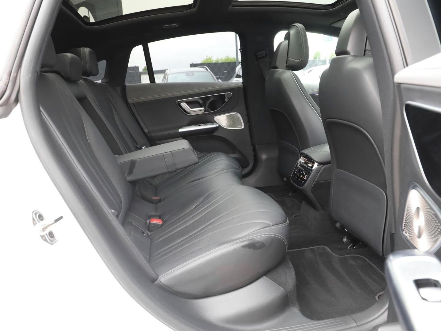 Mercedes-Benz EQE, 300 Electric Art Premium+*Kůže - fotka 6