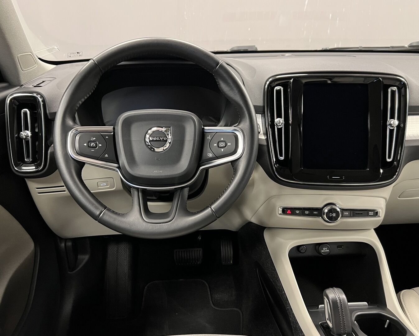 Volvo XC40, D3 AT AWD Momentum - fotka 5