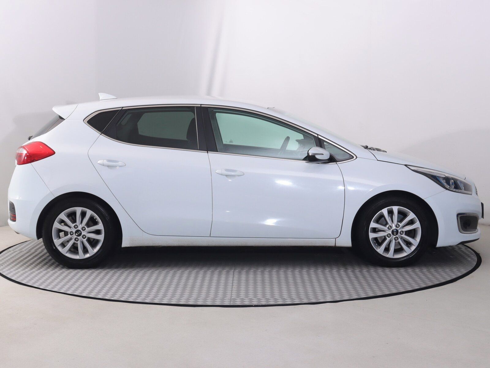 Kia Cee´d, 1.4 MPI, Serv.kniha - fotka 6