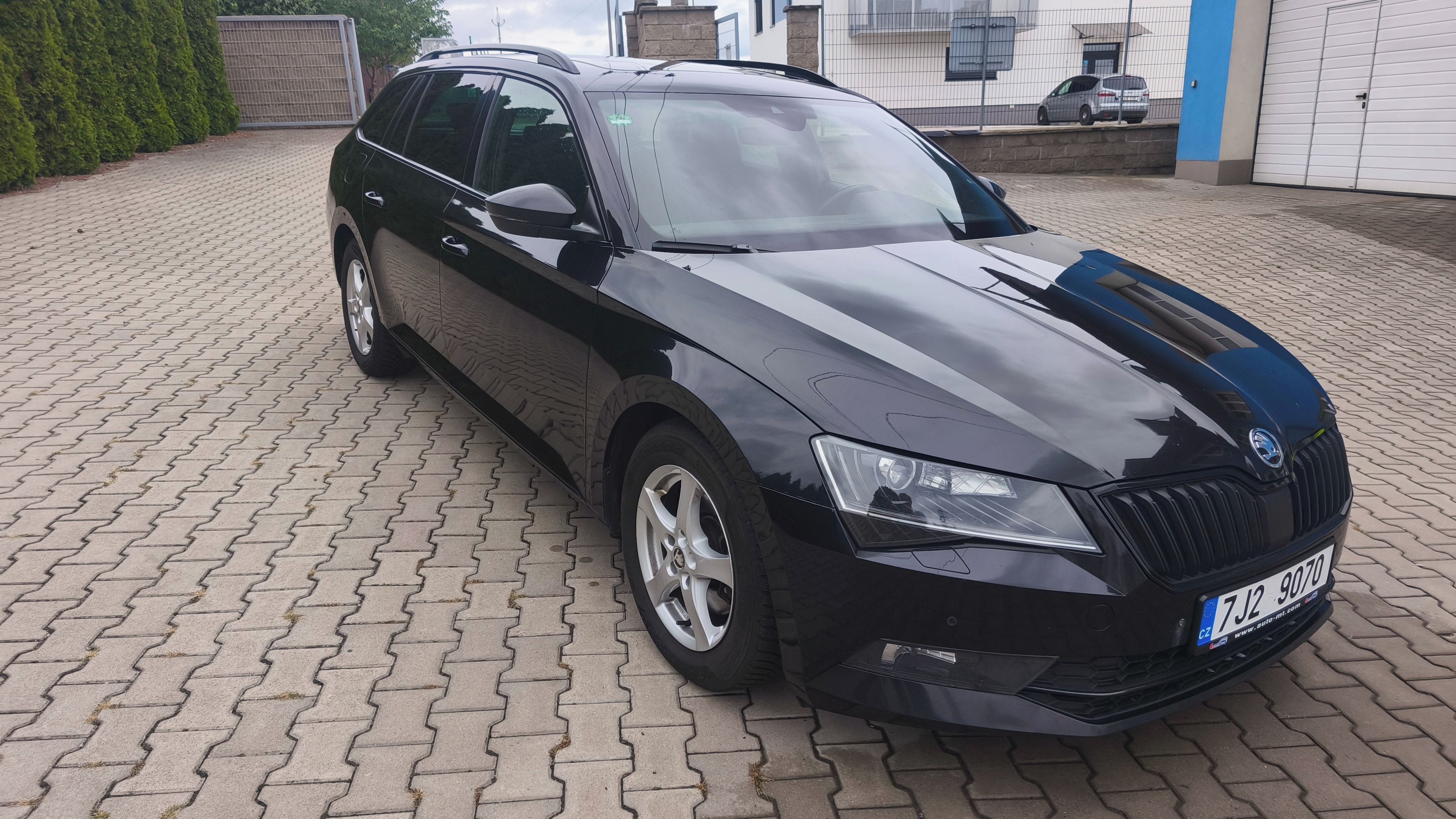 Škoda Superb, 2.0 TDI Sportline 140 kW - fotka 3