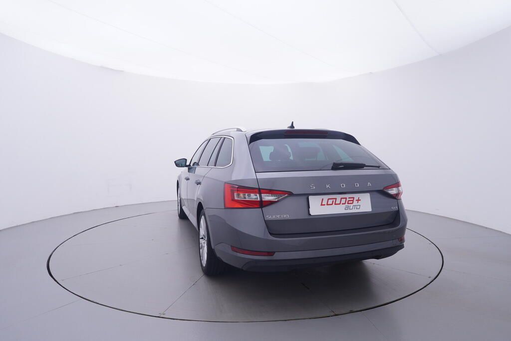 Škoda Superb, Style 2.0 TDI 147 kW - fotka 4