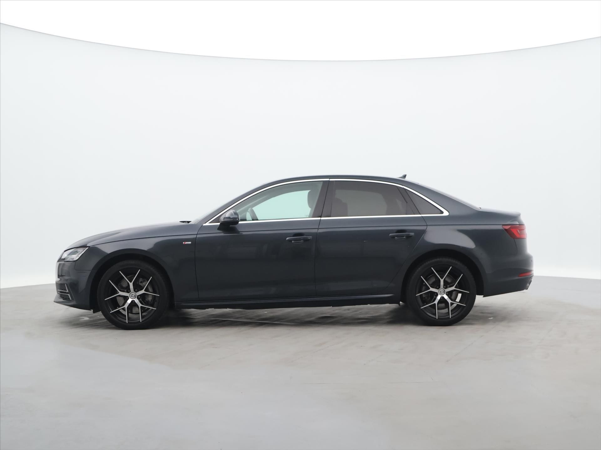 Audi A4, 2,0 TFSI 185kW Quattro S-LINE - fotka 4