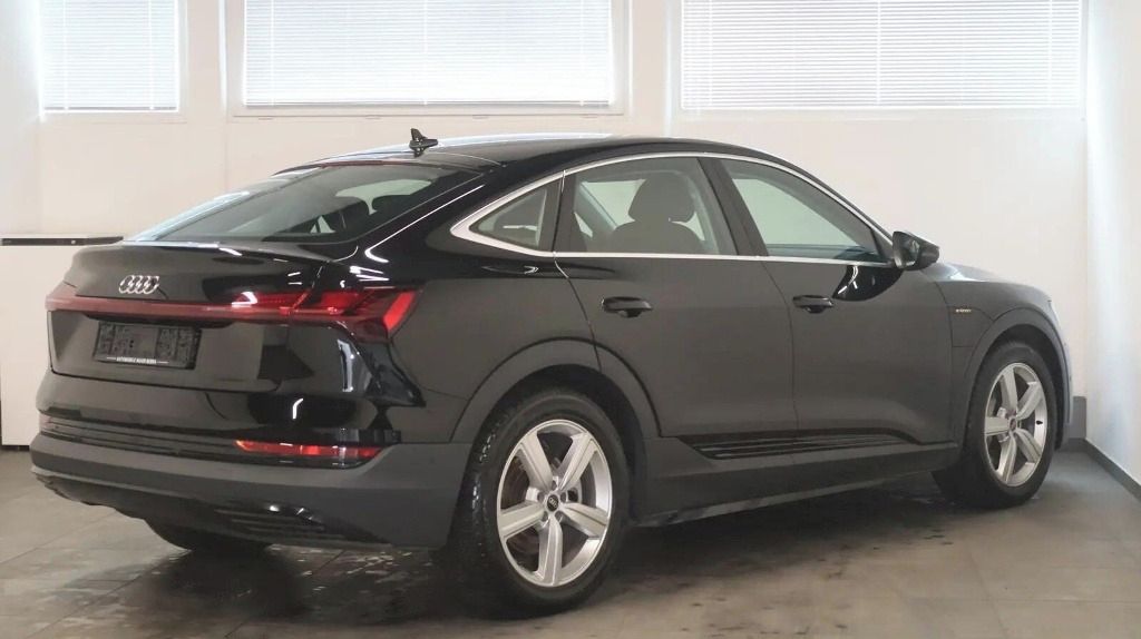 Audi e-tron, Sportback 55 quattro*Kůže*Navi - fotka 4