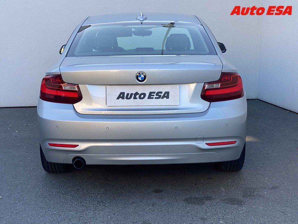 BMW Řada 2, 2.0i 220i,AT,kůže - fotka 5