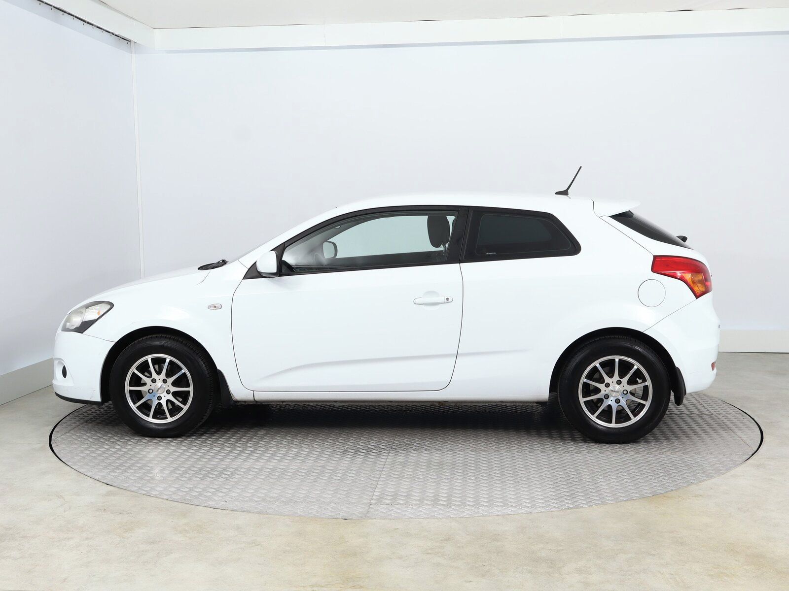 Kia Pro_cee´d, 1.4 CVVT, po STK - fotka 3