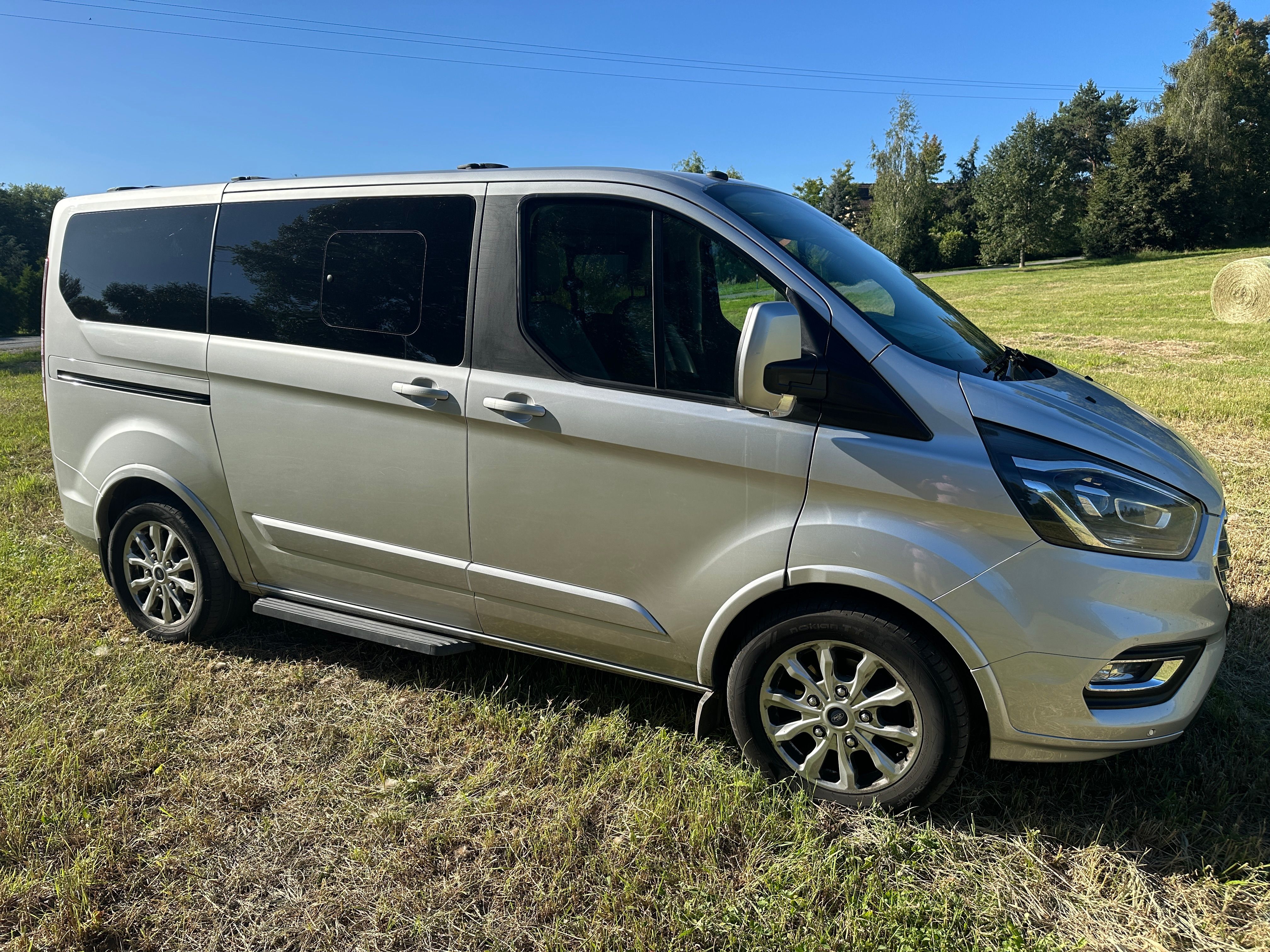 Ford Tourneo Custom, L1 Titanium X - fotka 2