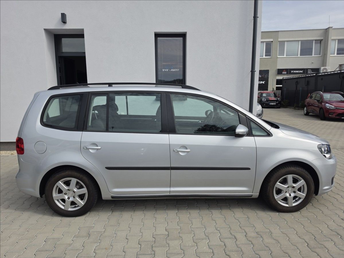 Volkswagen Touran, 1,2 TSi 77KW Trend 7 MÍST ALU - fotka 5