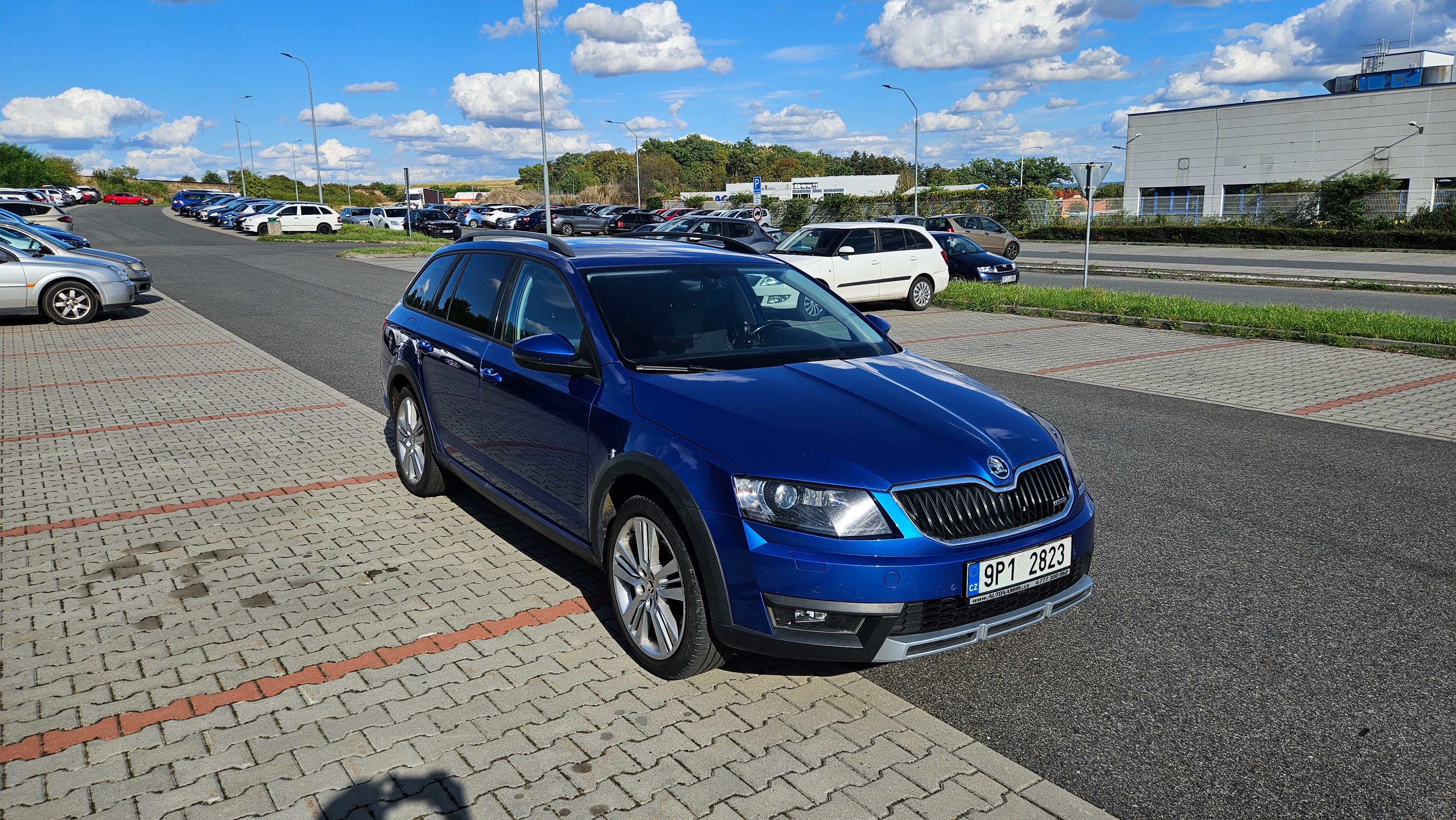 Škoda Octavia, Scout, 2.0TDI, DSG, 4x4 - fotka 4