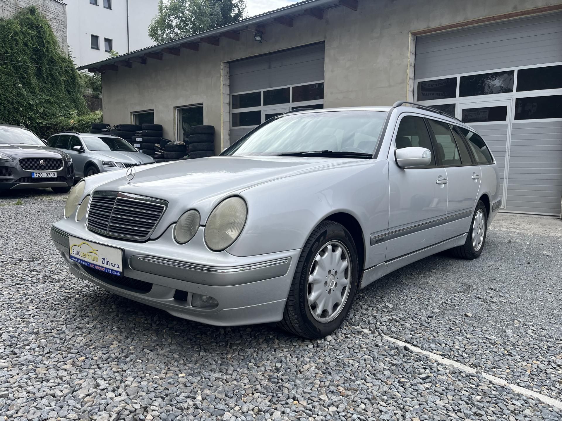 Mercedes-Benz Třídy E, 270 CDi 125 Kw AUT. ELEGANCE - fotka 3