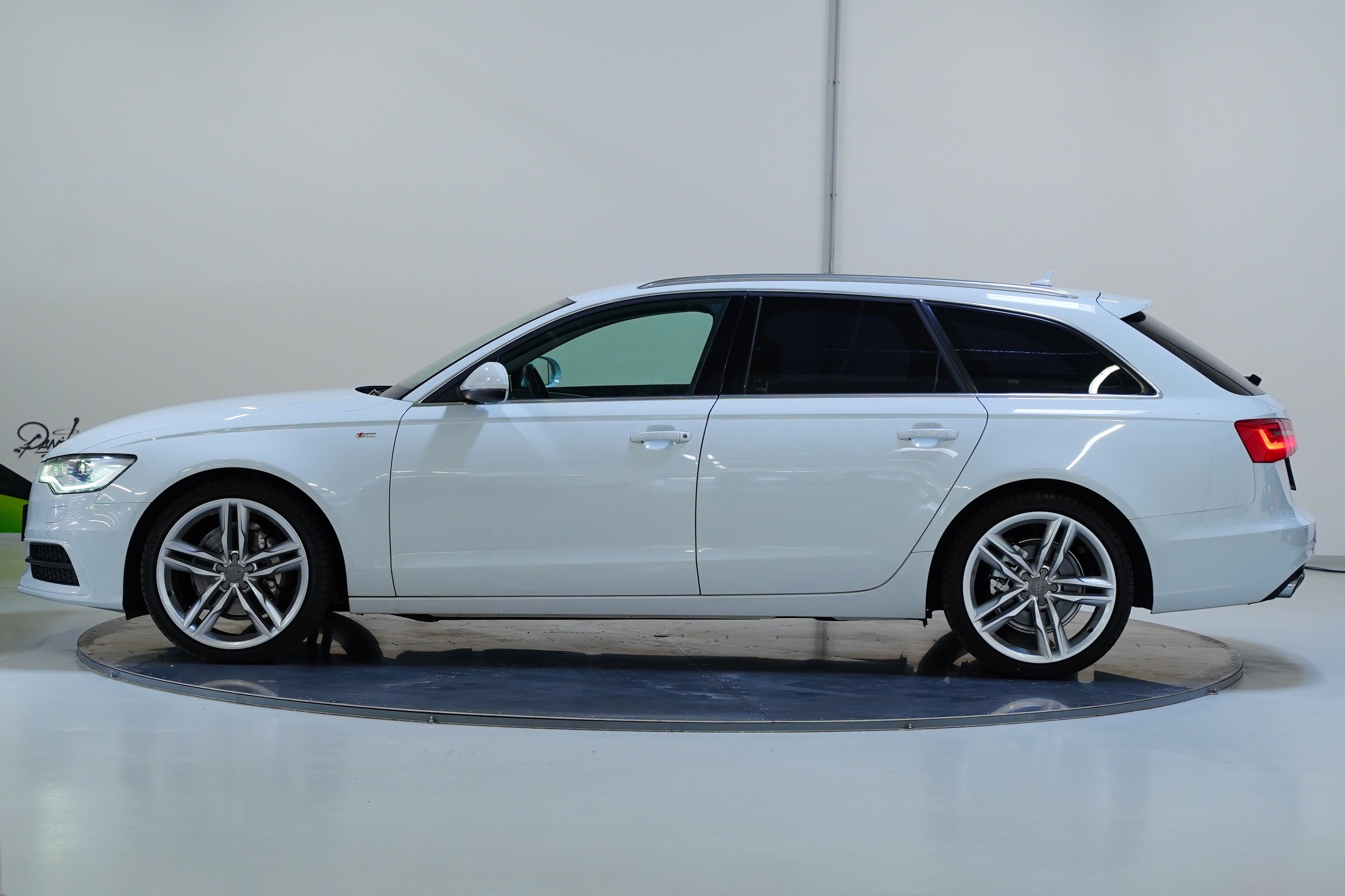Audi A6 Avant, 3.0TDi 150KW - fotka 3