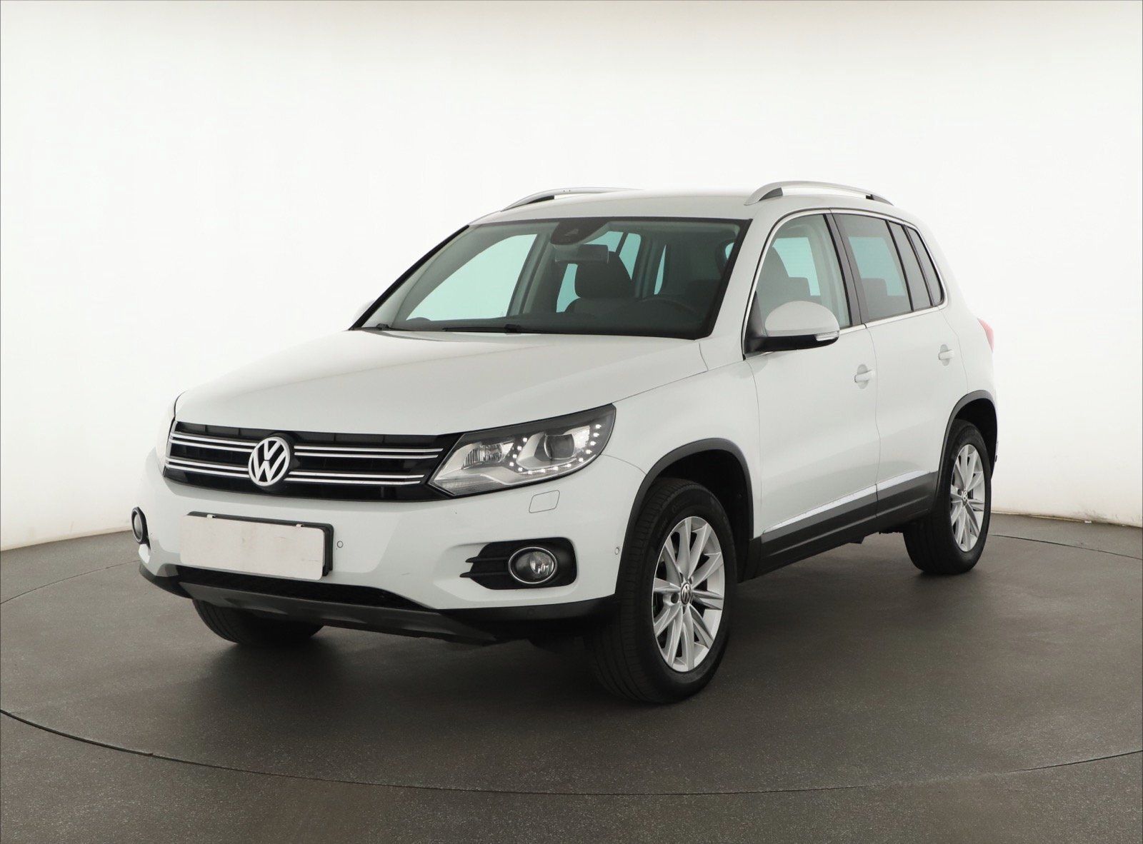 Volkswagen Tiguan, 2.0 TDI, 4X4, Serv.kniha - fotka 2