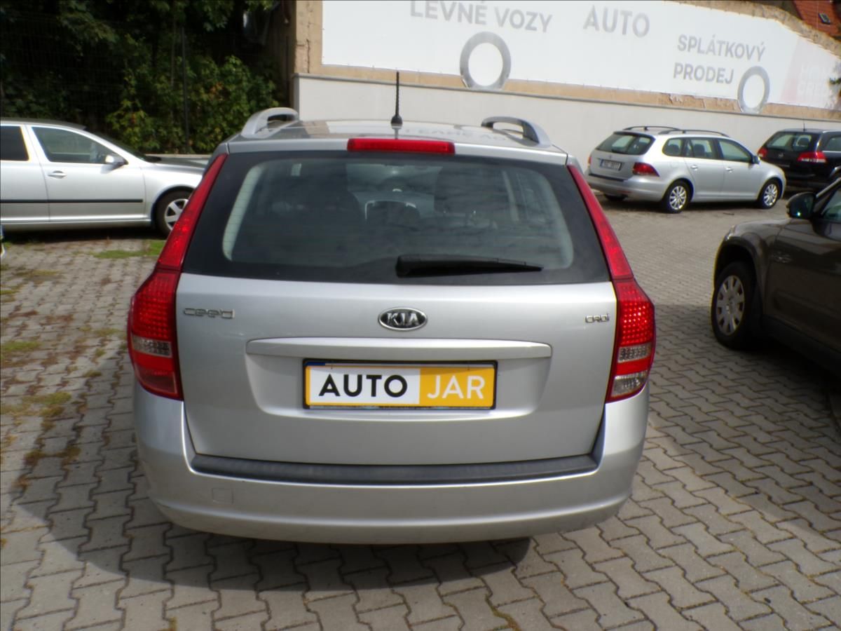 Kia Cee´d, 1,6 CRDi 16V  KLIMATIZACE - fotka 5