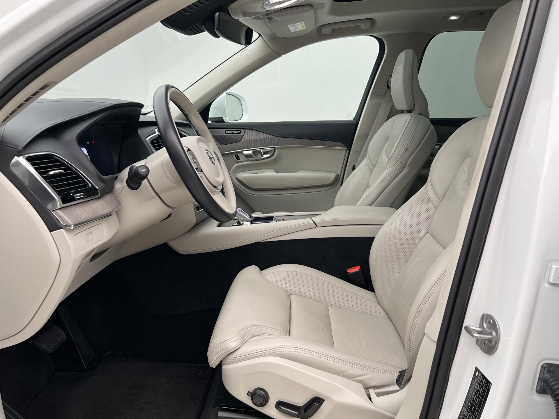 Volvo XC90, B5 AWD ULTIMATE BRIGHT 7 MÍST - fotka 3