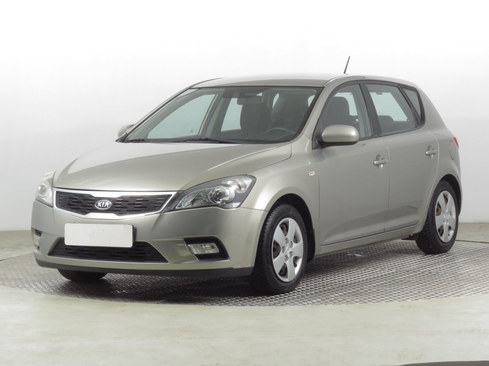 Kia Cee´d, 1.4 CVVT, Serv.kniha - fotka 3