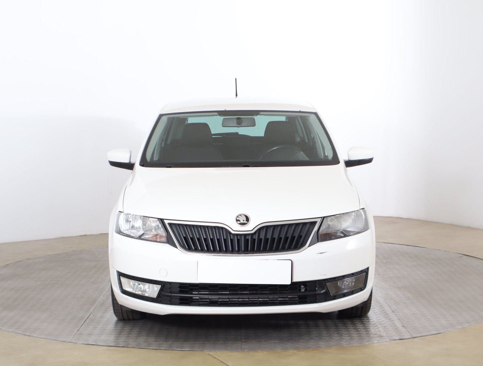 Škoda Rapid, 1.6 TDI, Automat - fotka 2