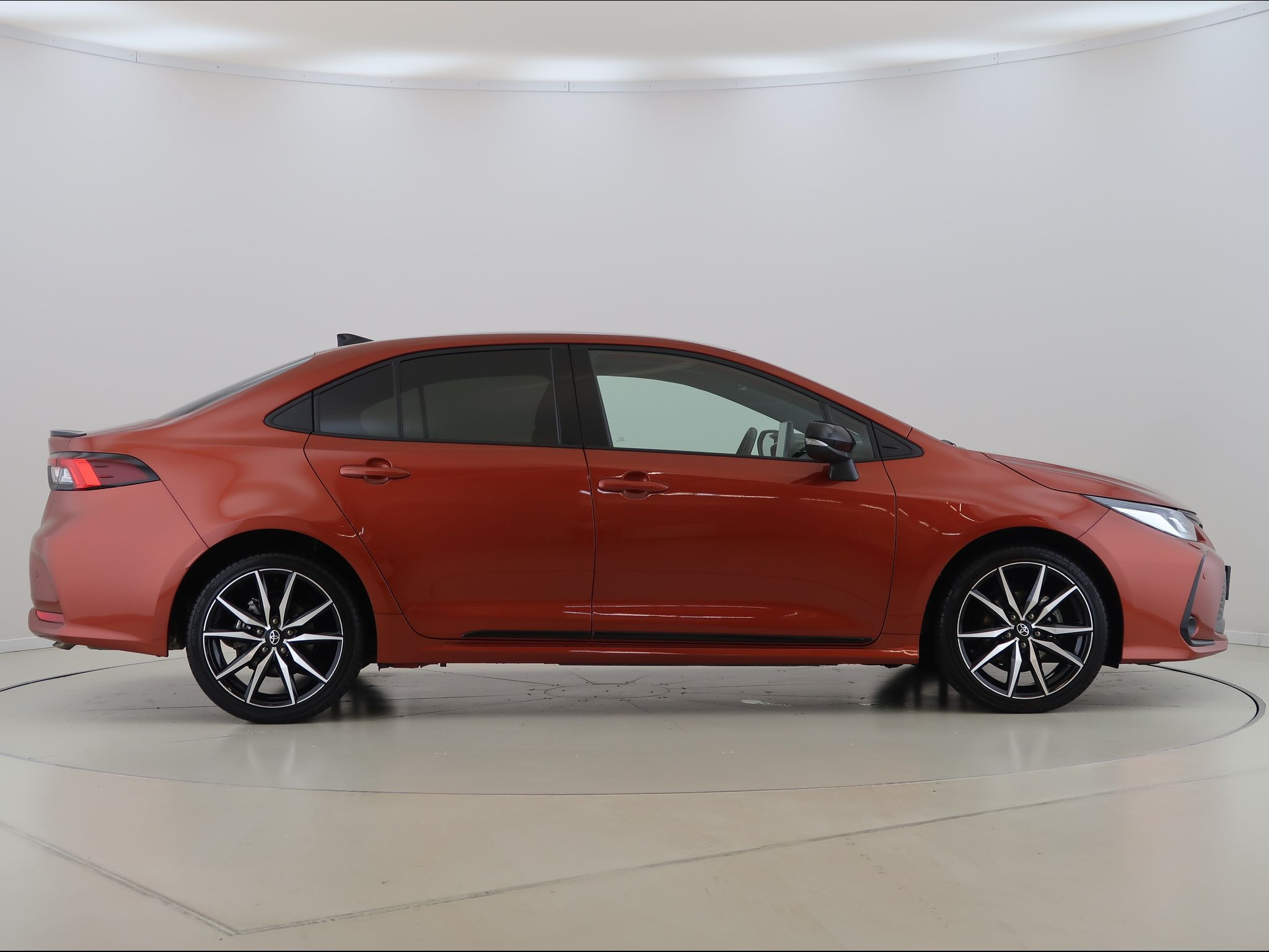 Toyota Corolla, 1.8Hybrid,GR-SPORT,CZ,1Maj - fotka 4