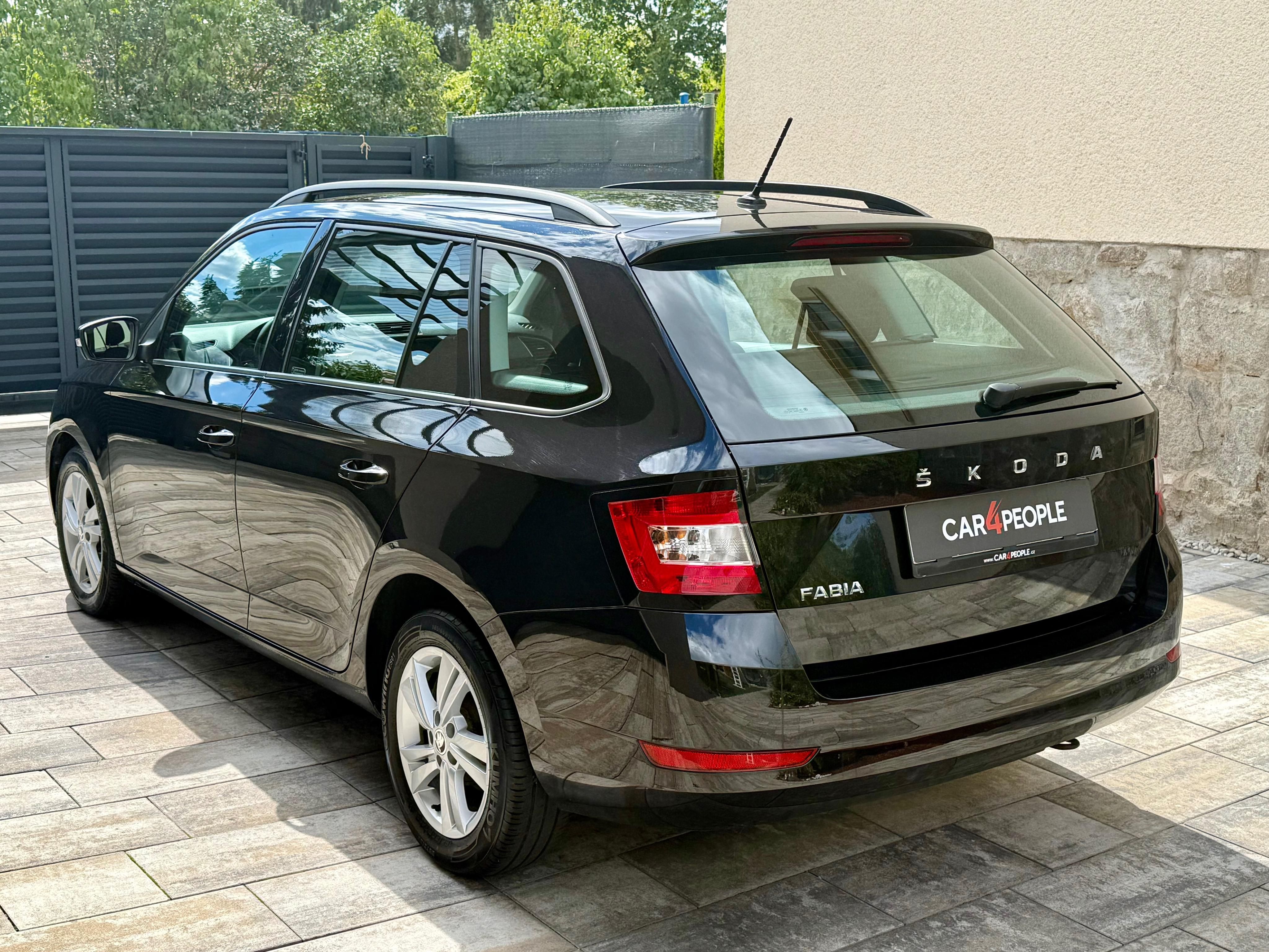 Škoda Fabia, 1.0TSi,NOVÉ CZ,120.000KM,DPH.. - fotka 3