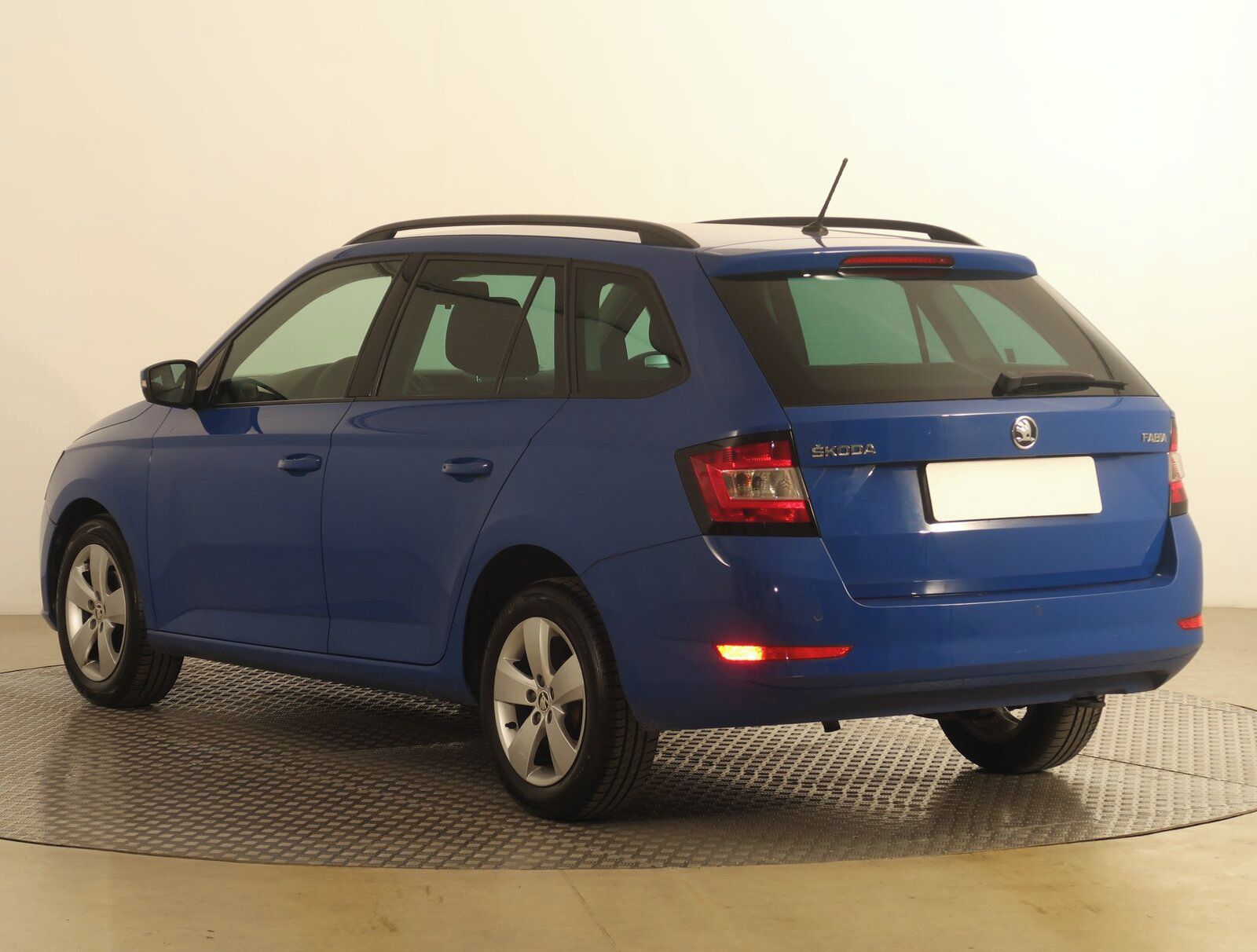 Škoda Fabia, 1.0 - fotka 4