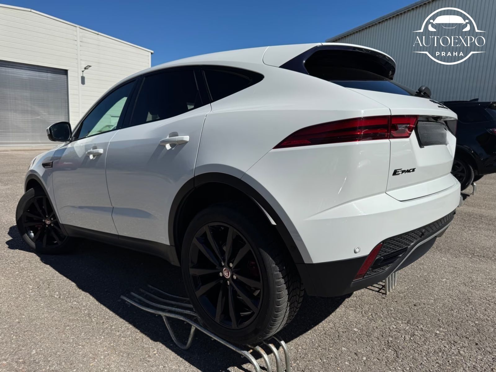 Jaguar E-Pace, E-PACE SE AWD*360°Kamera - fotka 6