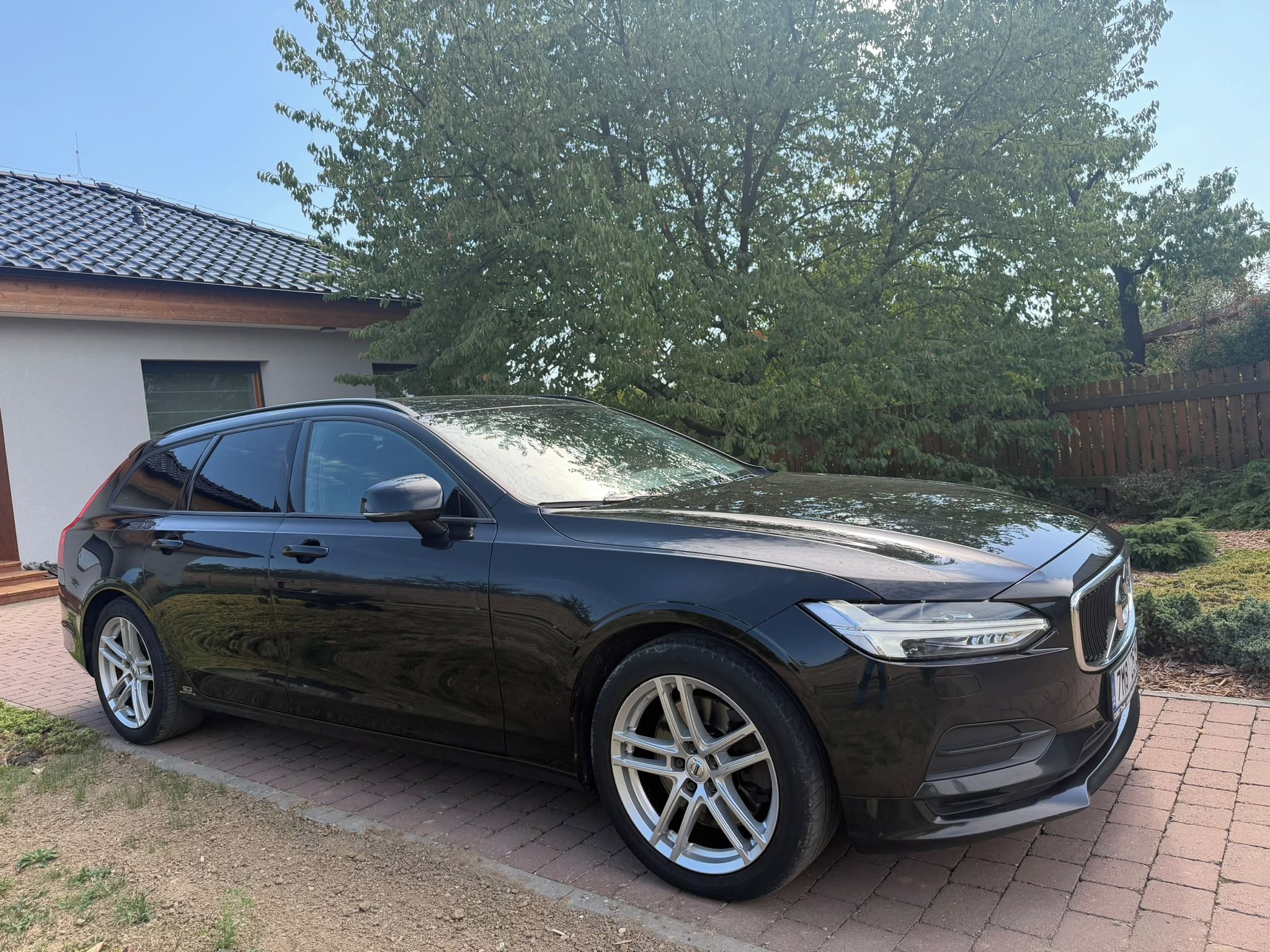 Volvo V90, Volvo V90 T4 2.0 Automat 2018 - fotka 4