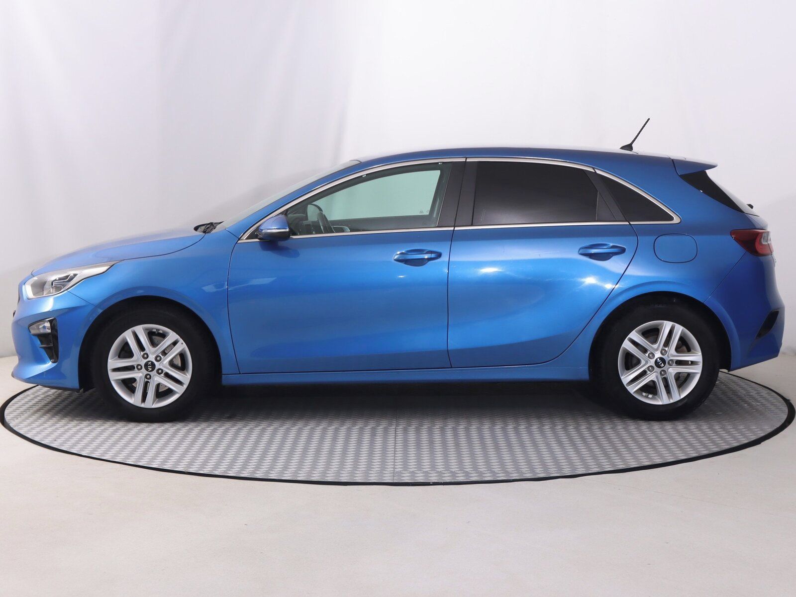 Kia Cee´d, 1.4 T-GDI, Serv.kniha - fotka 3