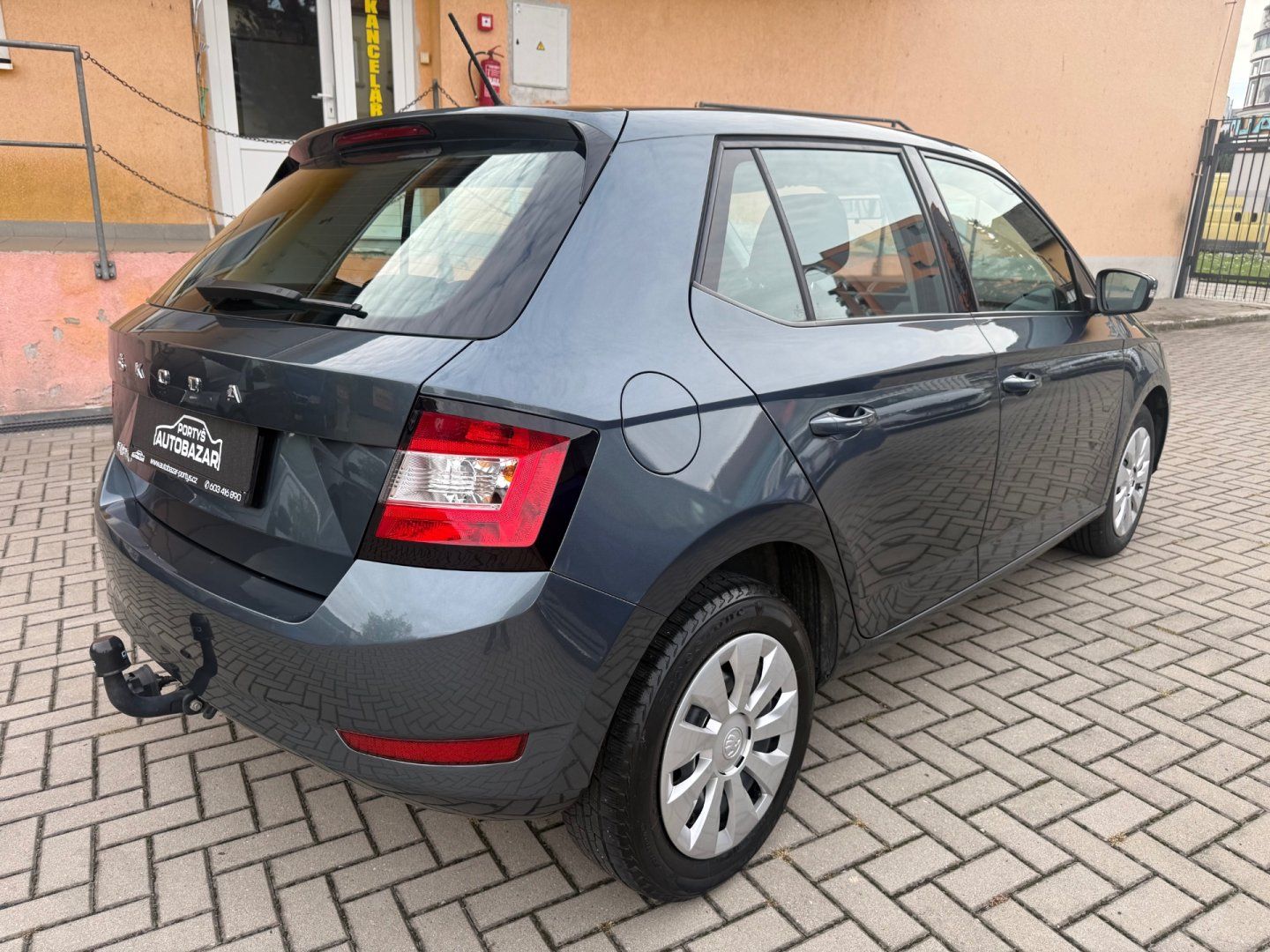 Škoda Fabia, 1.0 MPI Facelift-Málo najeto ! - fotka 4