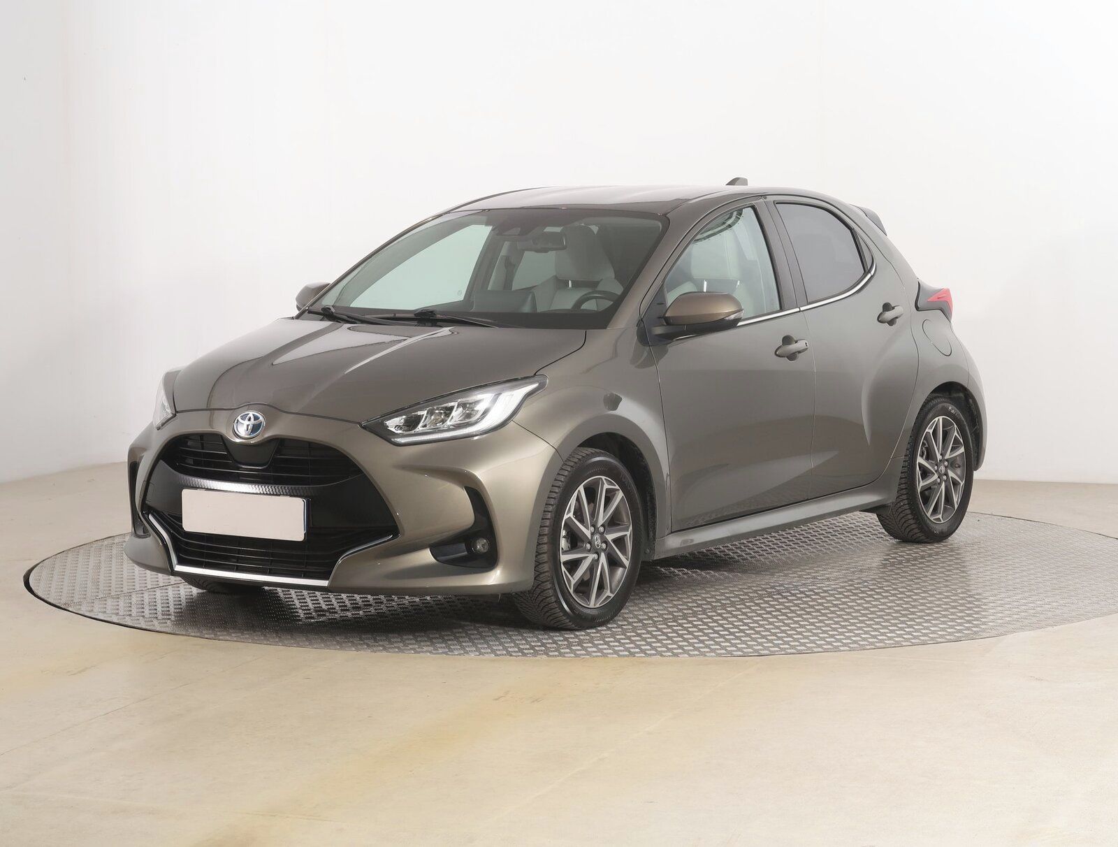 Toyota Yaris, 1.5 VVT-i Hybrid, Automat - fotka 2
