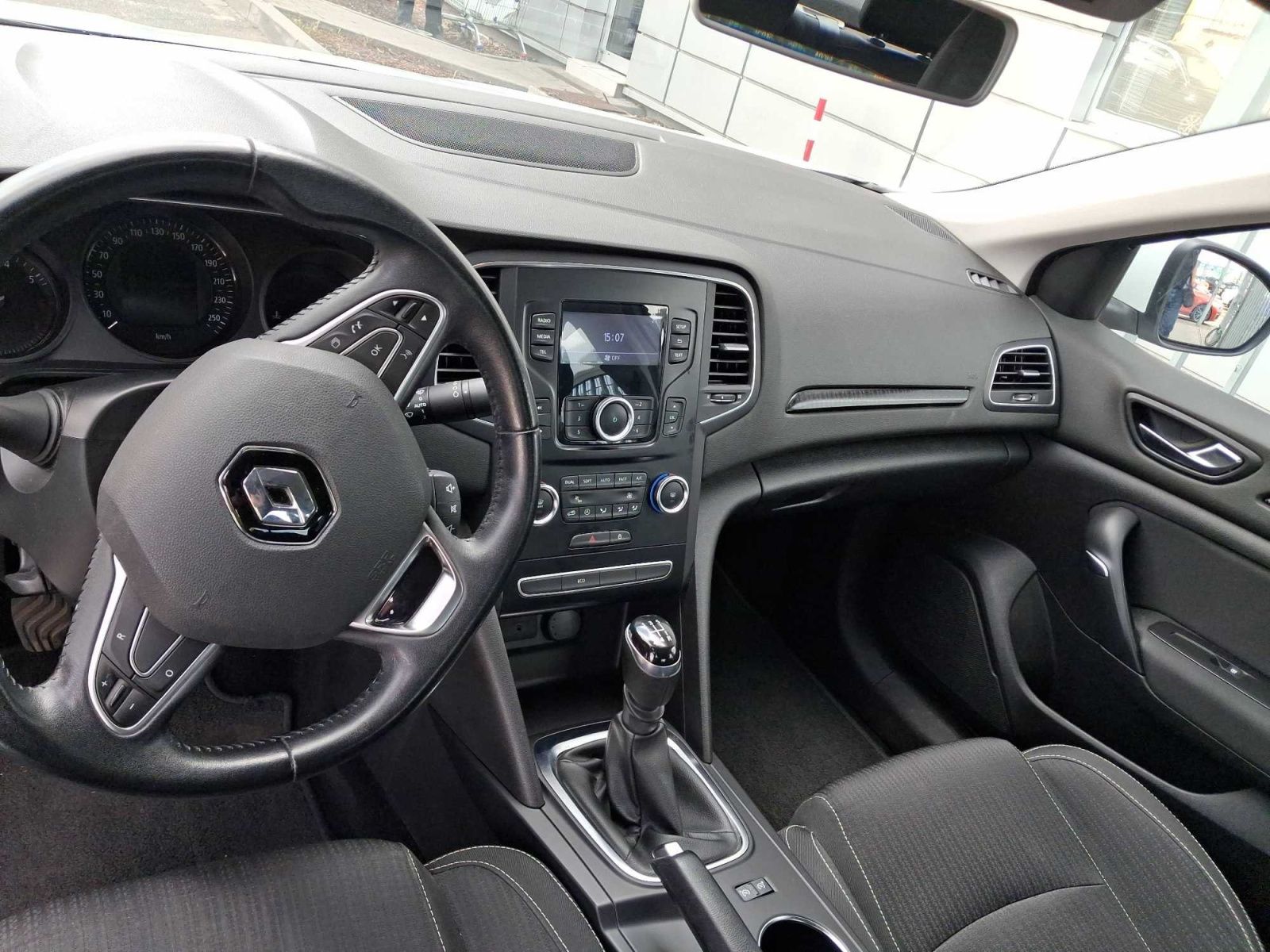 Renault Mégane, 1.6 SCe, Automatická klima - fotka 3