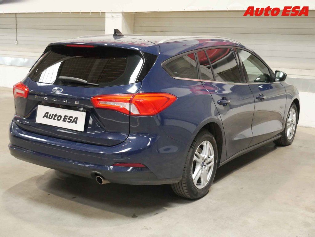 Ford Focus, 2.0 TDi,servis.kniha,AT - fotka 6