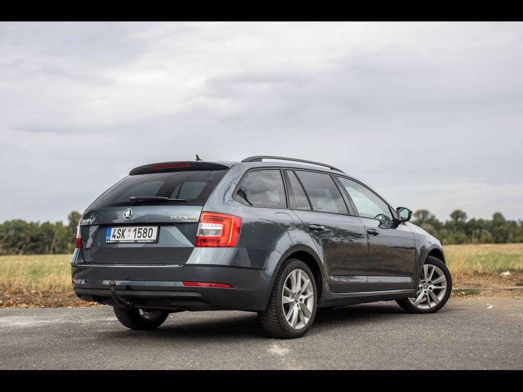 Škoda Octavia - fotka 5
