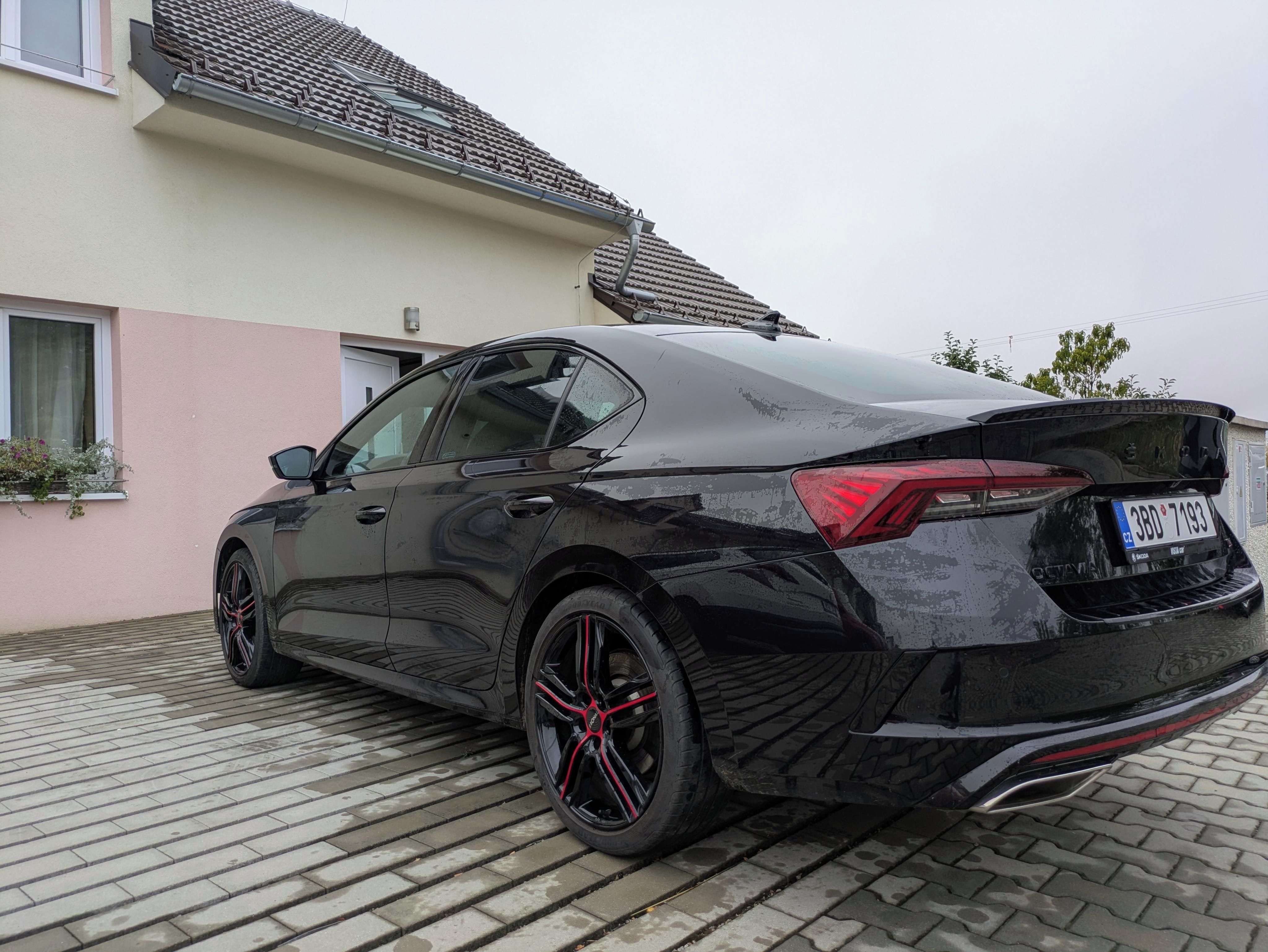 Škoda Octavia, RS, 1.majitel,v záruce, manuál - fotka 3