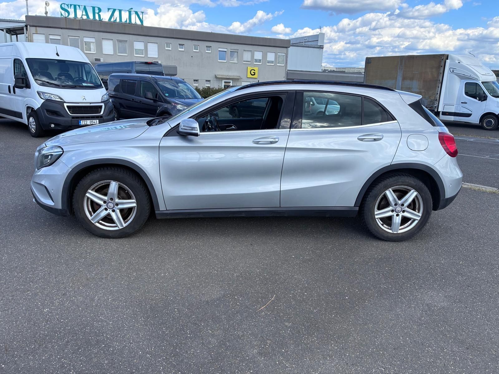 Mercedes-Benz GLA - fotka 4