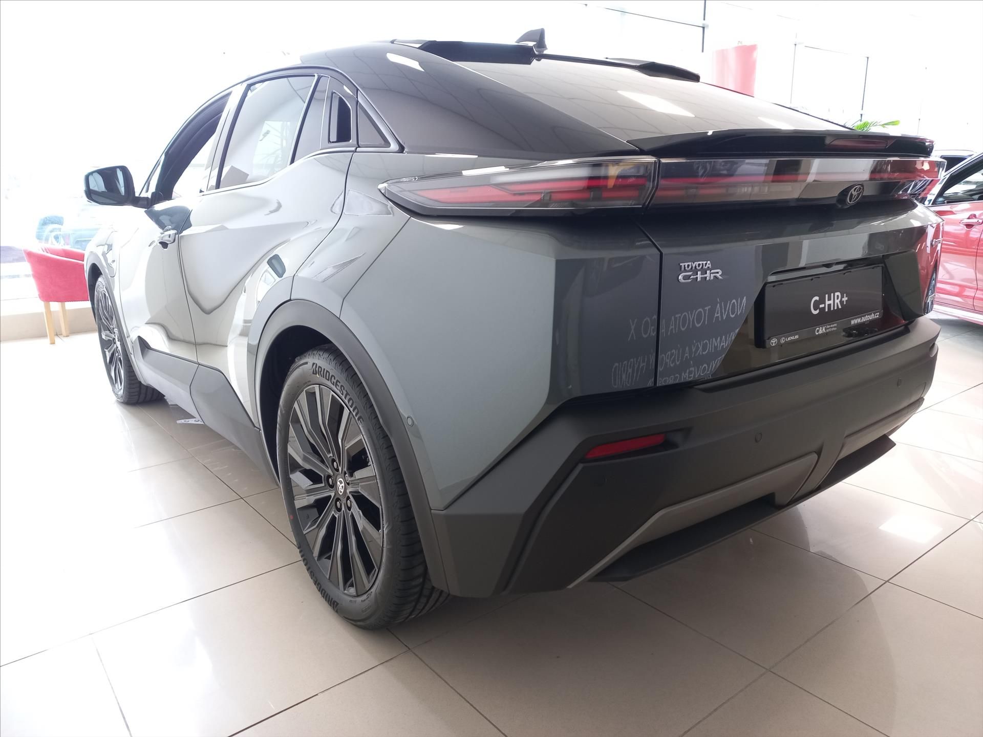 Toyota C-HR, BEV 77kWh i-AWD 343k  + Execut - fotka 3