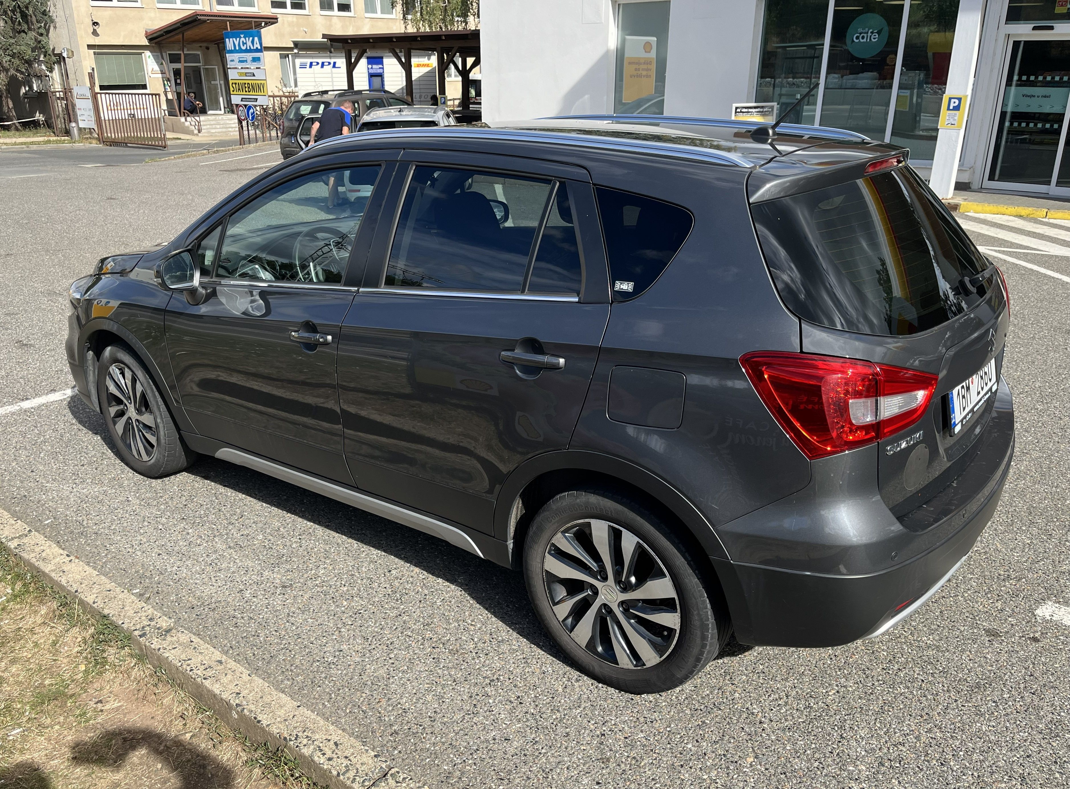 Suzuki SX4, S-Cross 4x4 1,4 Boos. Elegance - fotka 5