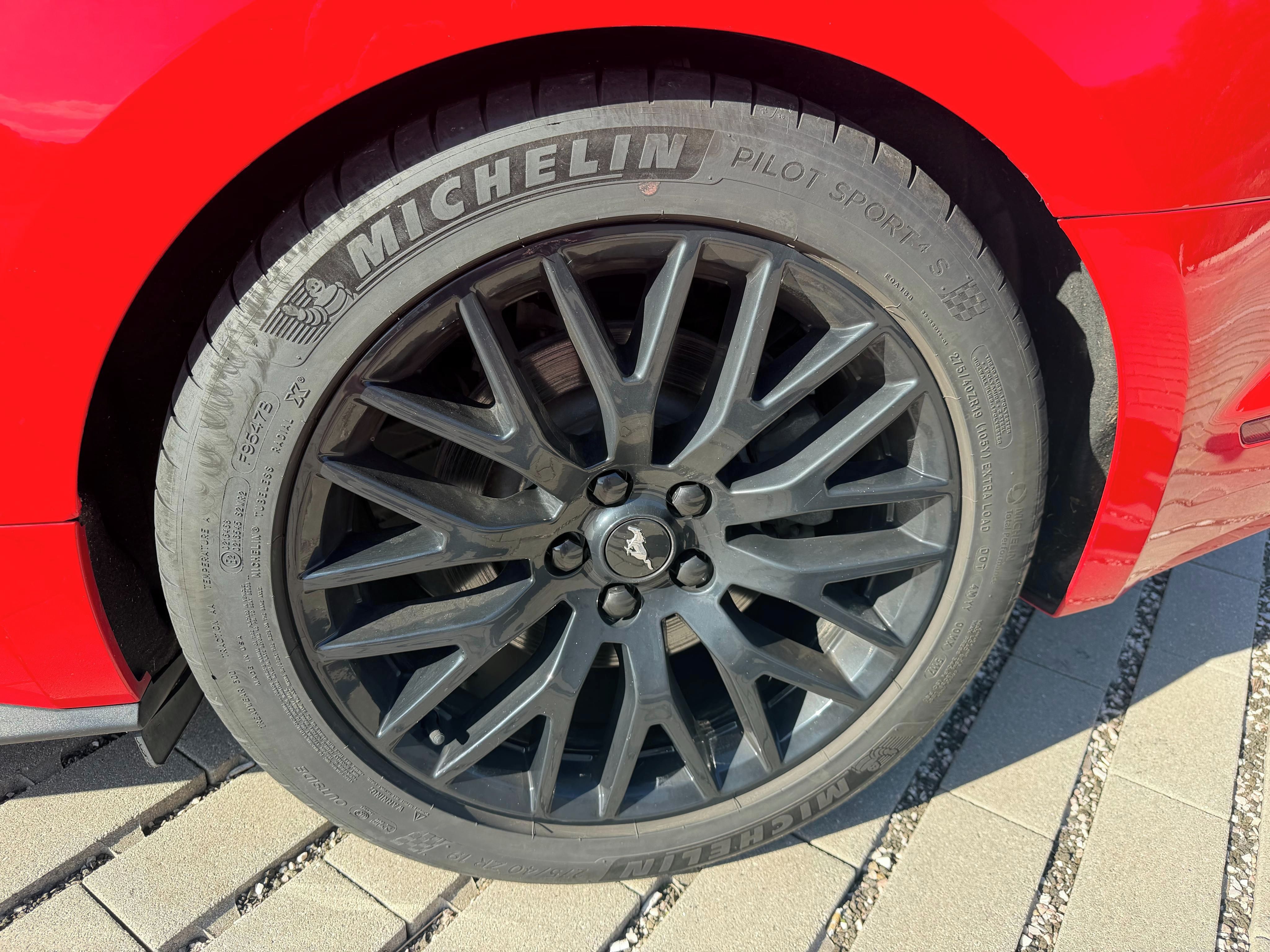 Ford Mustang, Ford Mustang GT - fotka 6