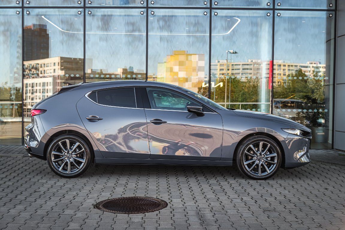 Mazda 3, 2.5L G140 6AT FWD Exclusive-Li - fotka 3