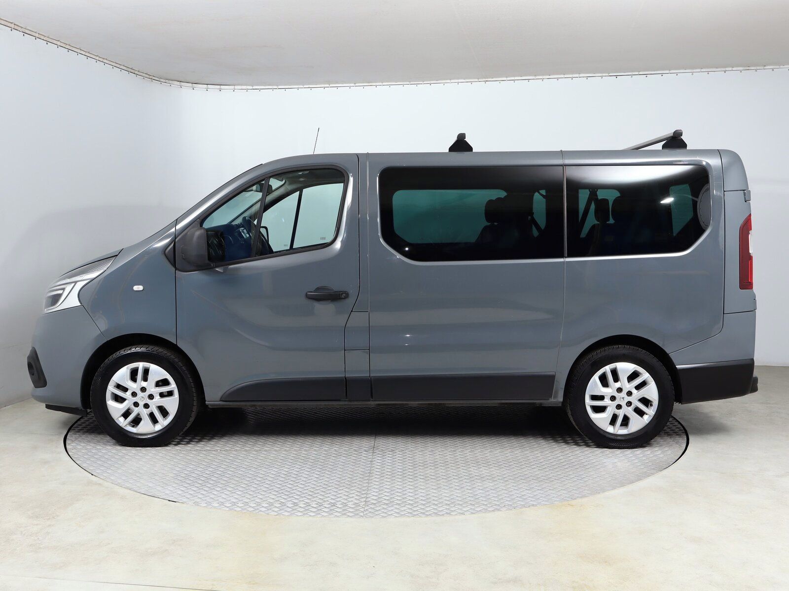 Renault Trafic, 2.0 dCi, Passenger, 9 míst - fotka 3