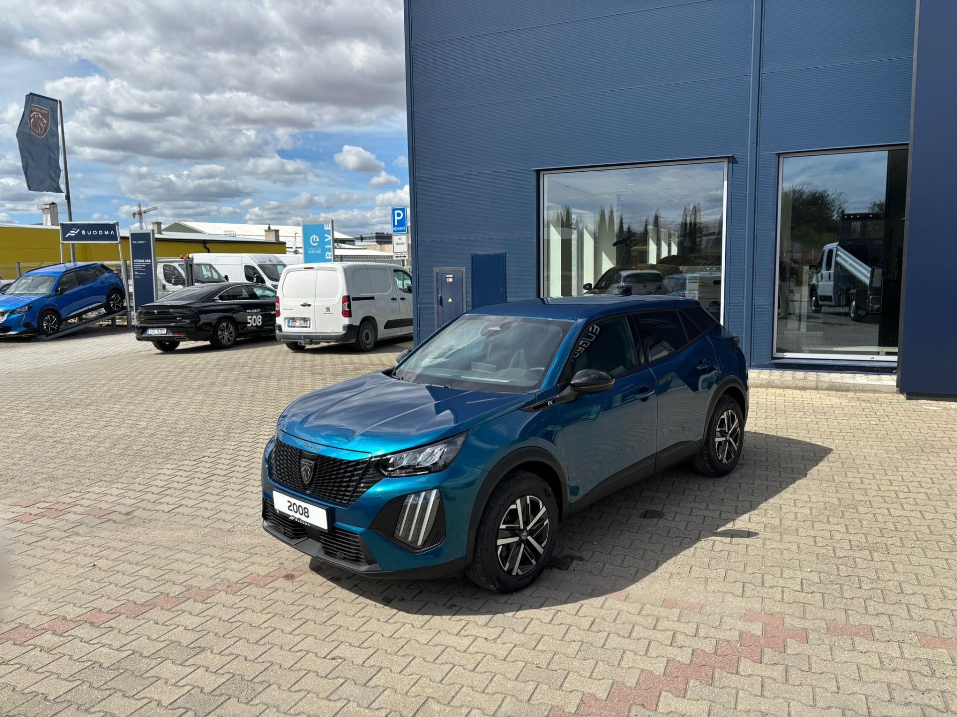 Peugeot 2008, BUSINESS Elektromotor 115 kW - fotka 3