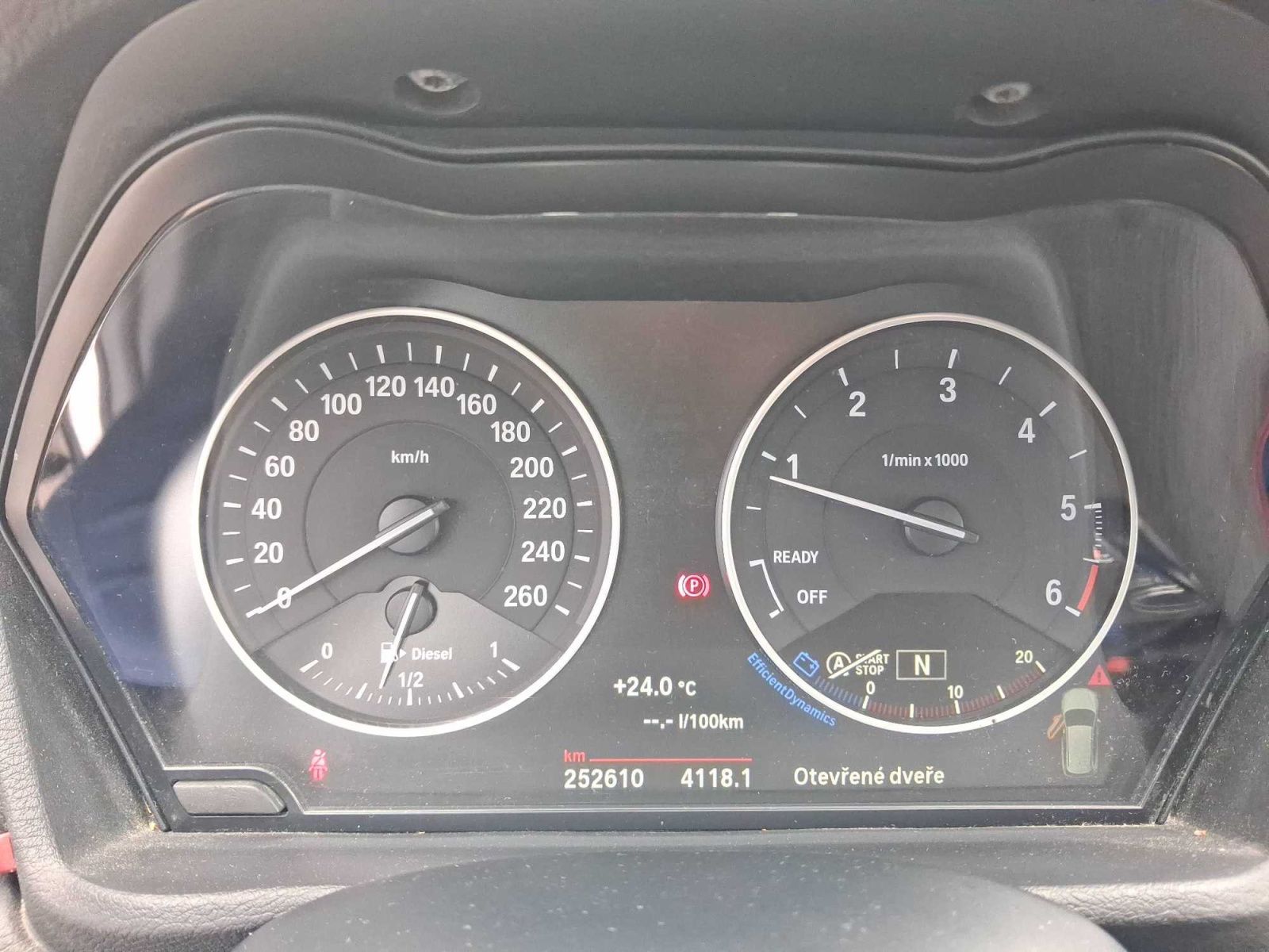 BMW X1, sDrive18d, Automatická klima - fotka 3