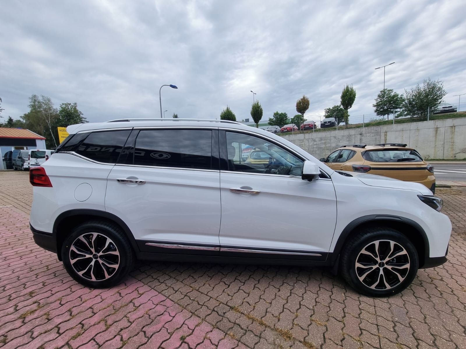 Dongfeng T5, FORTHING T5 Exclusive - fotka 6