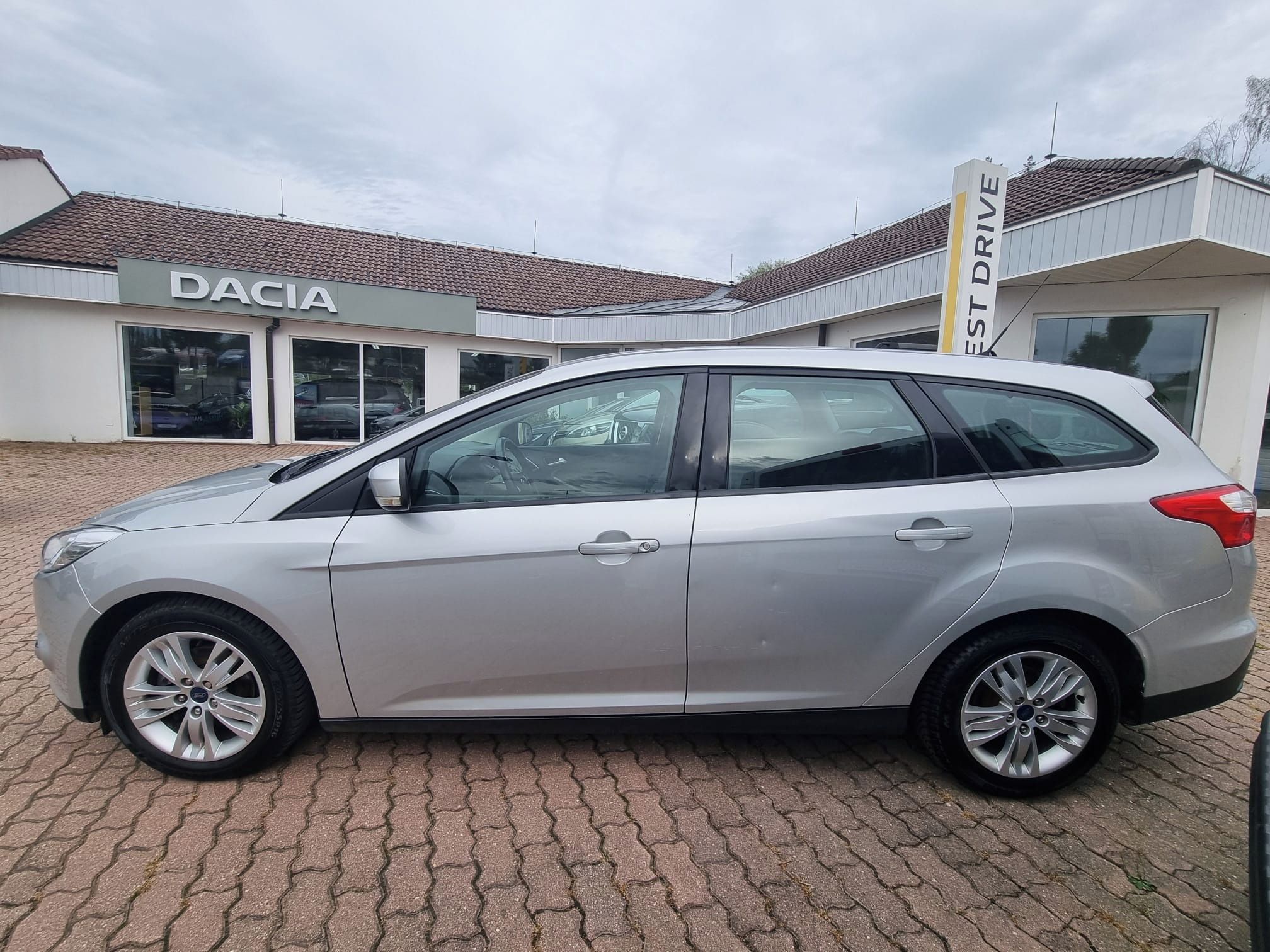 Ford Focus, 1.6 Ti-VCT vč. TZ - fotka 3