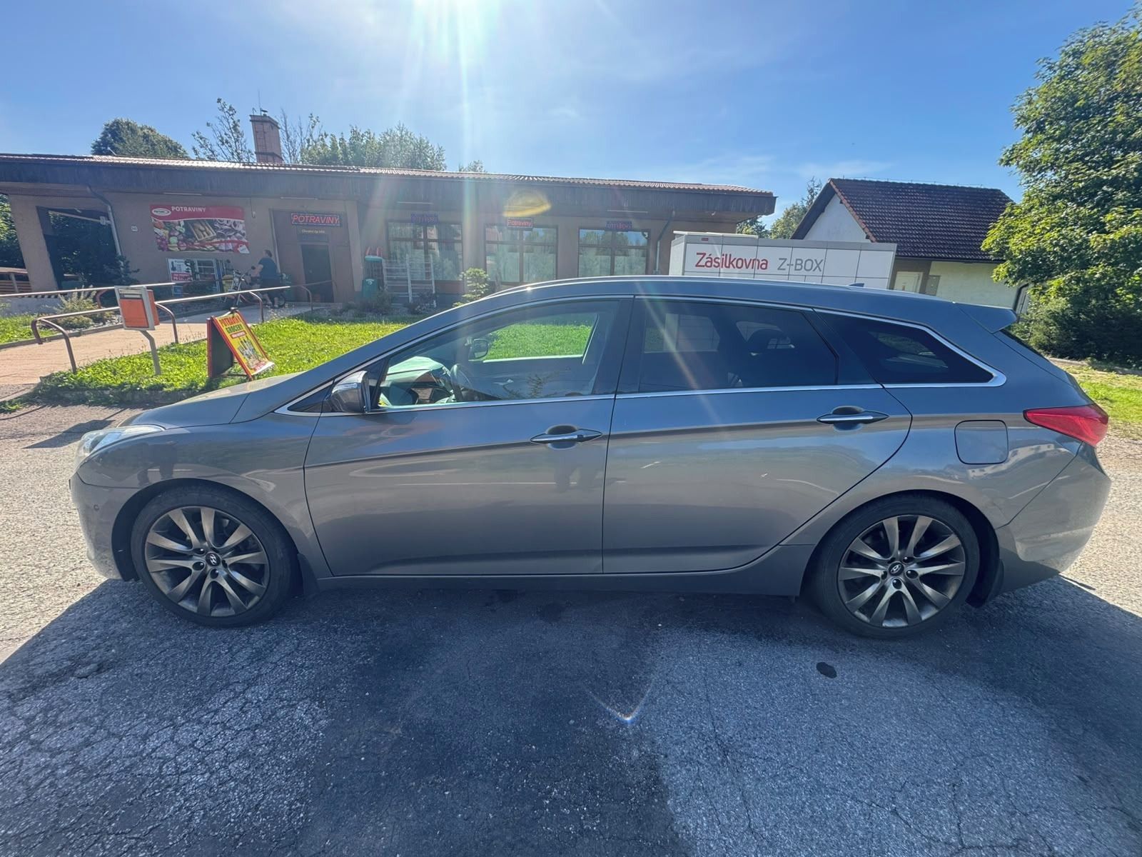 Hyundai i40, Hyundai i40 Premium - fotka 3
