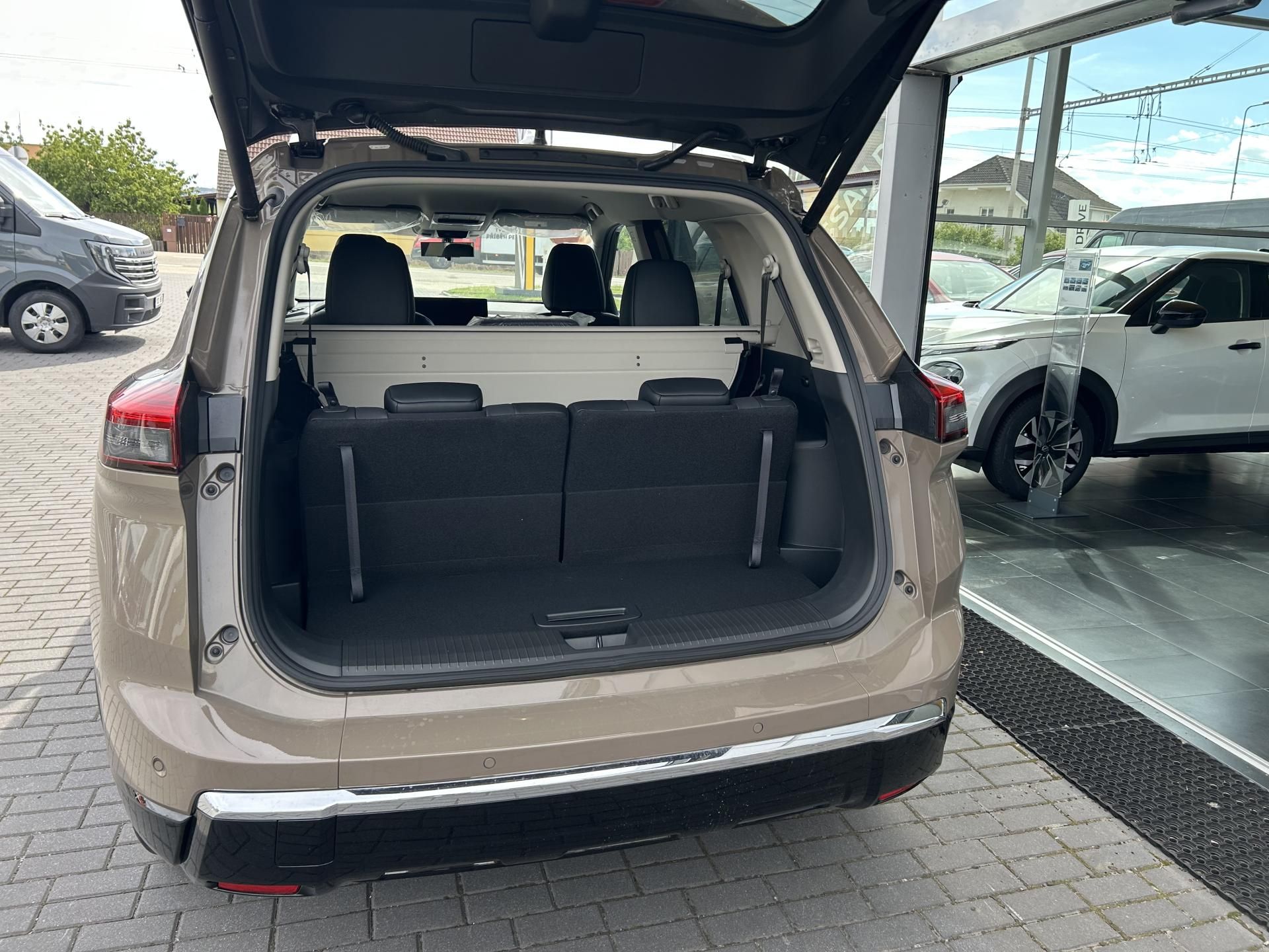 Nissan X-Trail, E-POWER 213HP 4x4 Tekna 7 míst - fotka 5