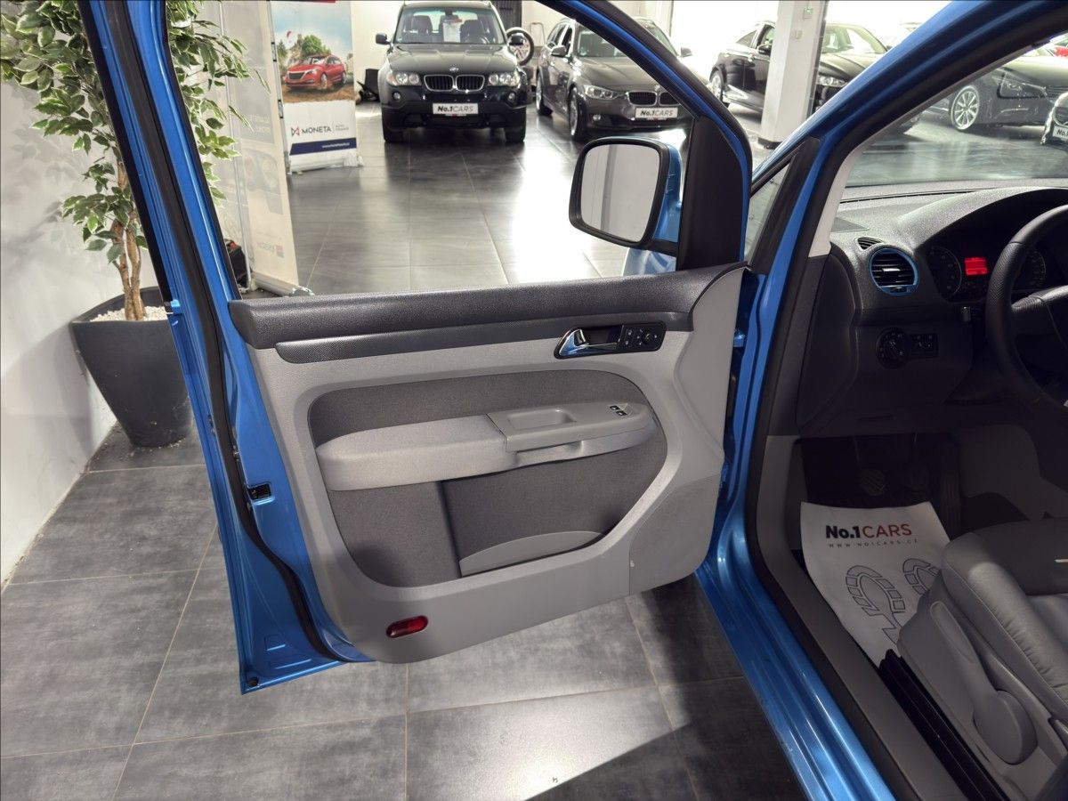 Volkswagen Caddy, 1,4   i LIFE WEBASTO 7 MÍST - fotka 6