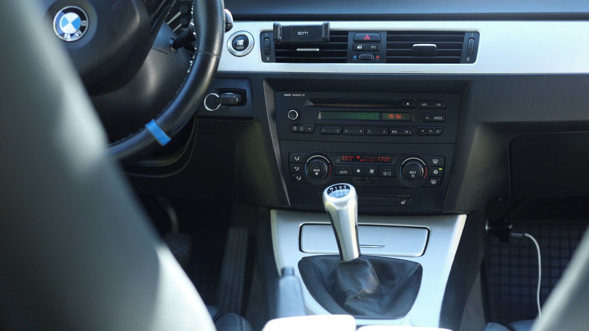 BMW Řada 3, 320 d E91 - fotka 4