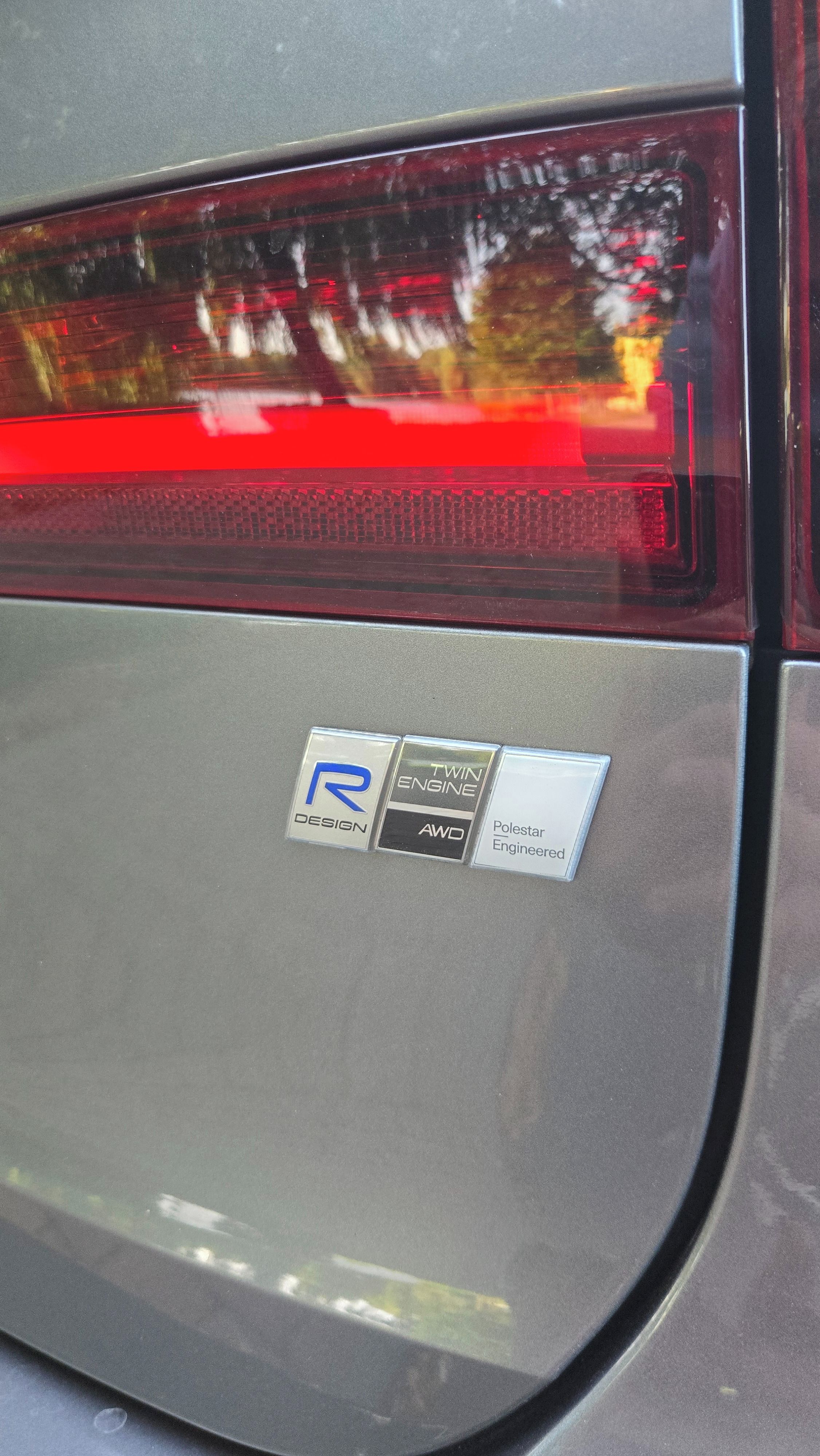 Volvo V90, T8 hybrid, 420k, 100% stav - fotka 3