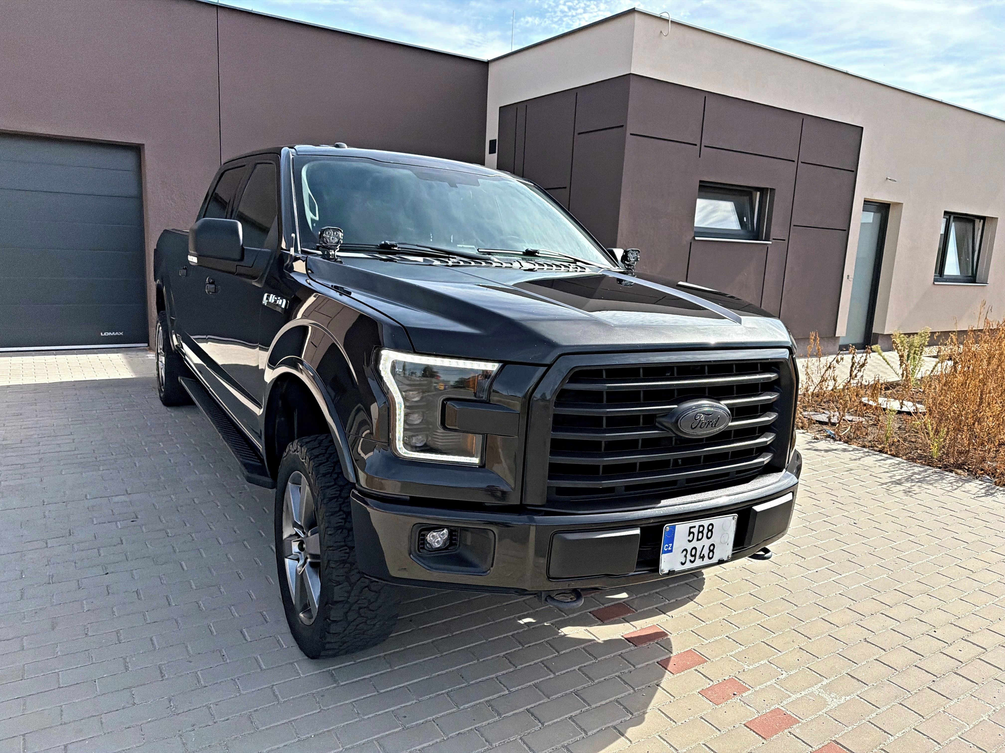 Ford F-150, XLT, double cab, DPH, 2x kola - fotka 2