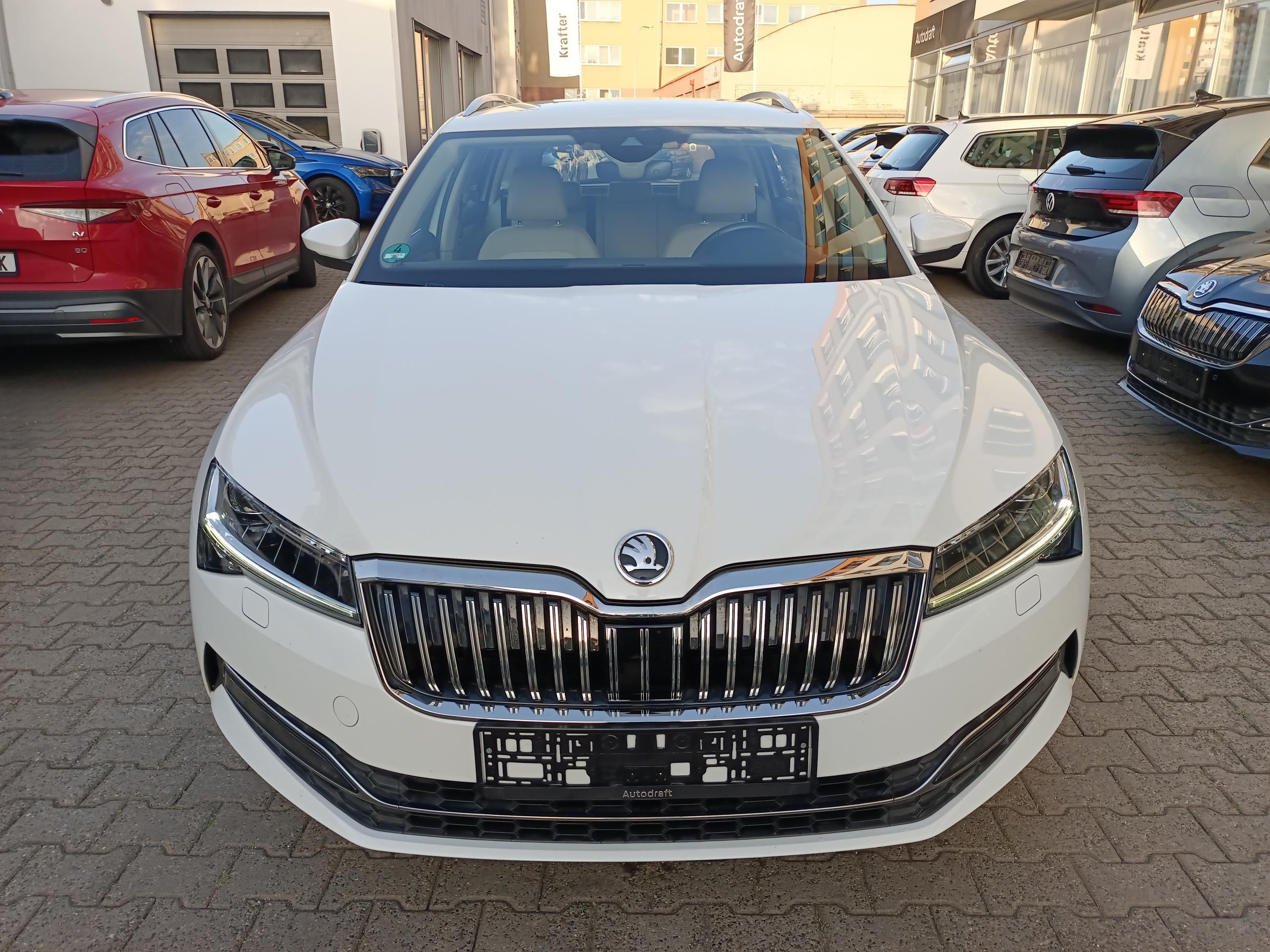 Škoda Superb, 2.0 TDI 110kW DSG Style - fotka 2