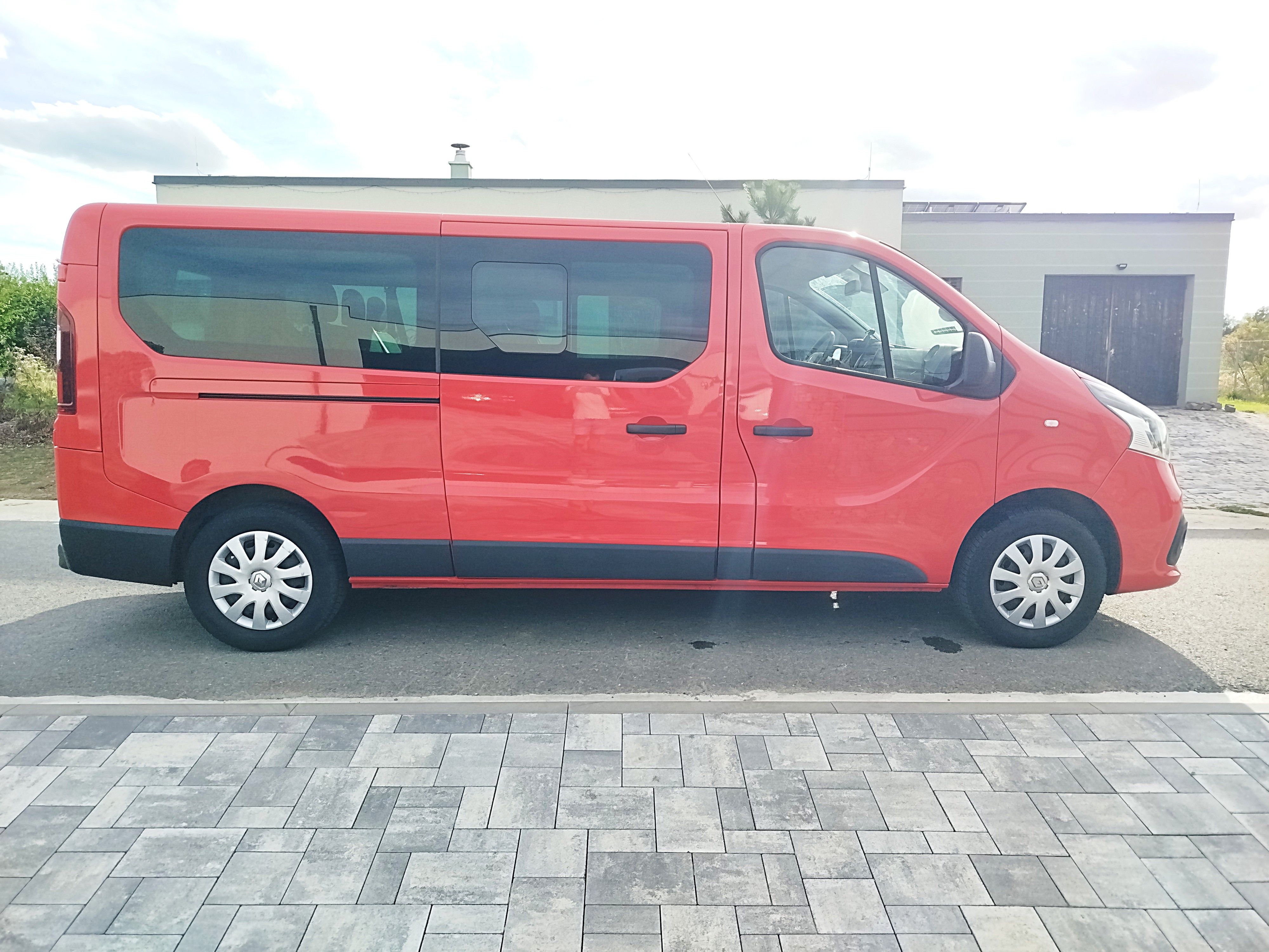 Renault Trafic, 1.6DCi 89kw, 9 míst long, DPH - fotka 2